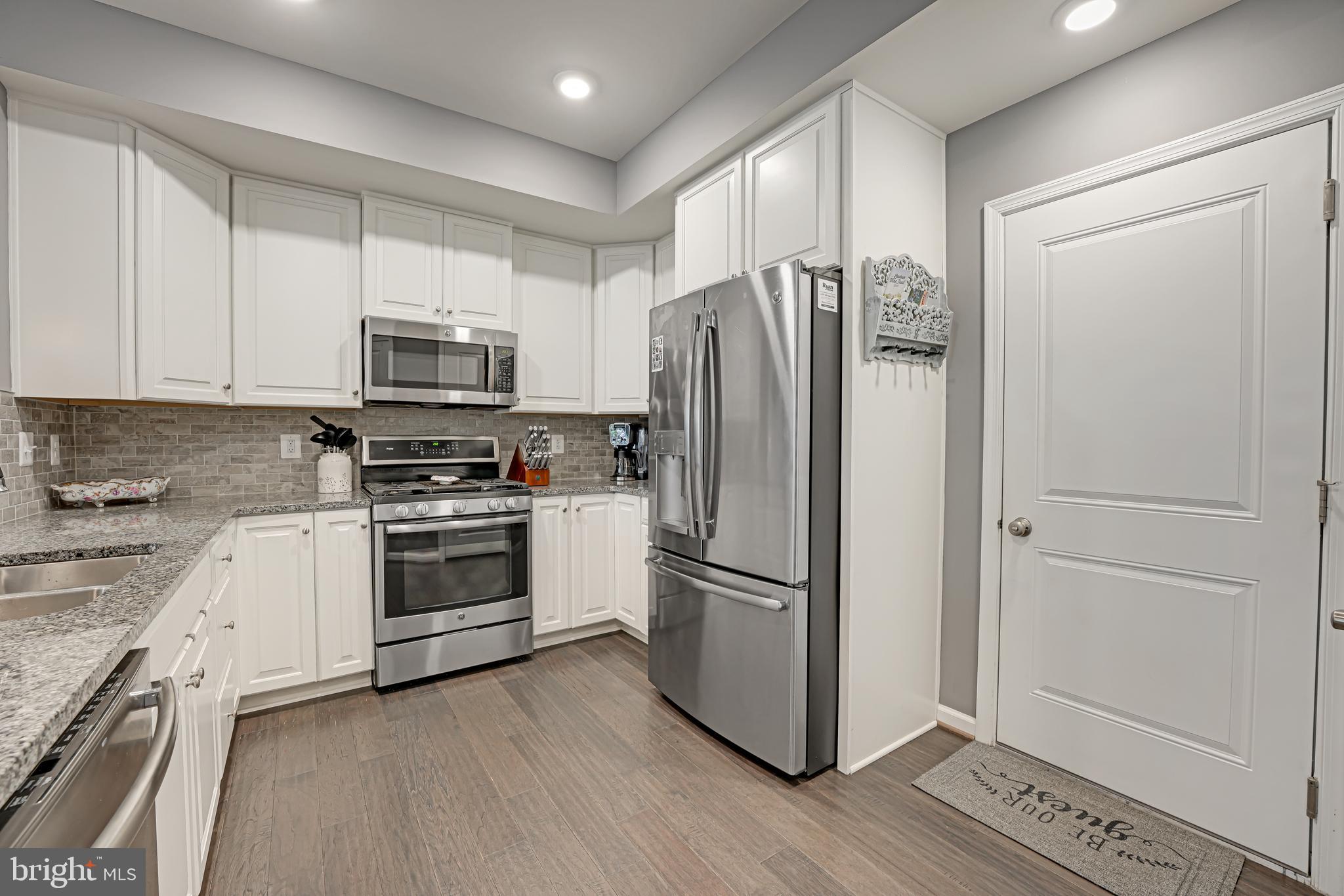 CRESCENT PLACE - Residential