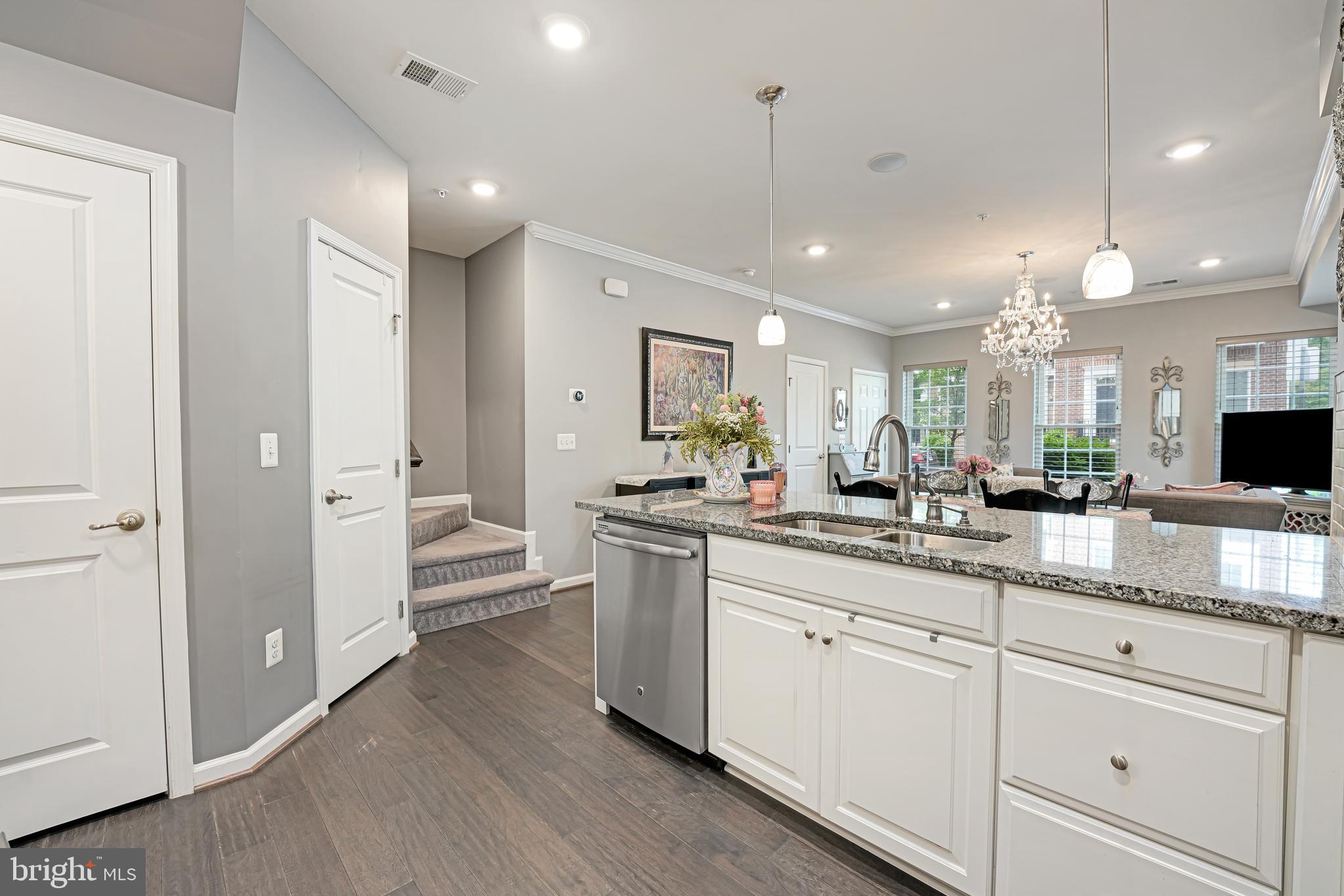 CRESCENT PLACE - Residential