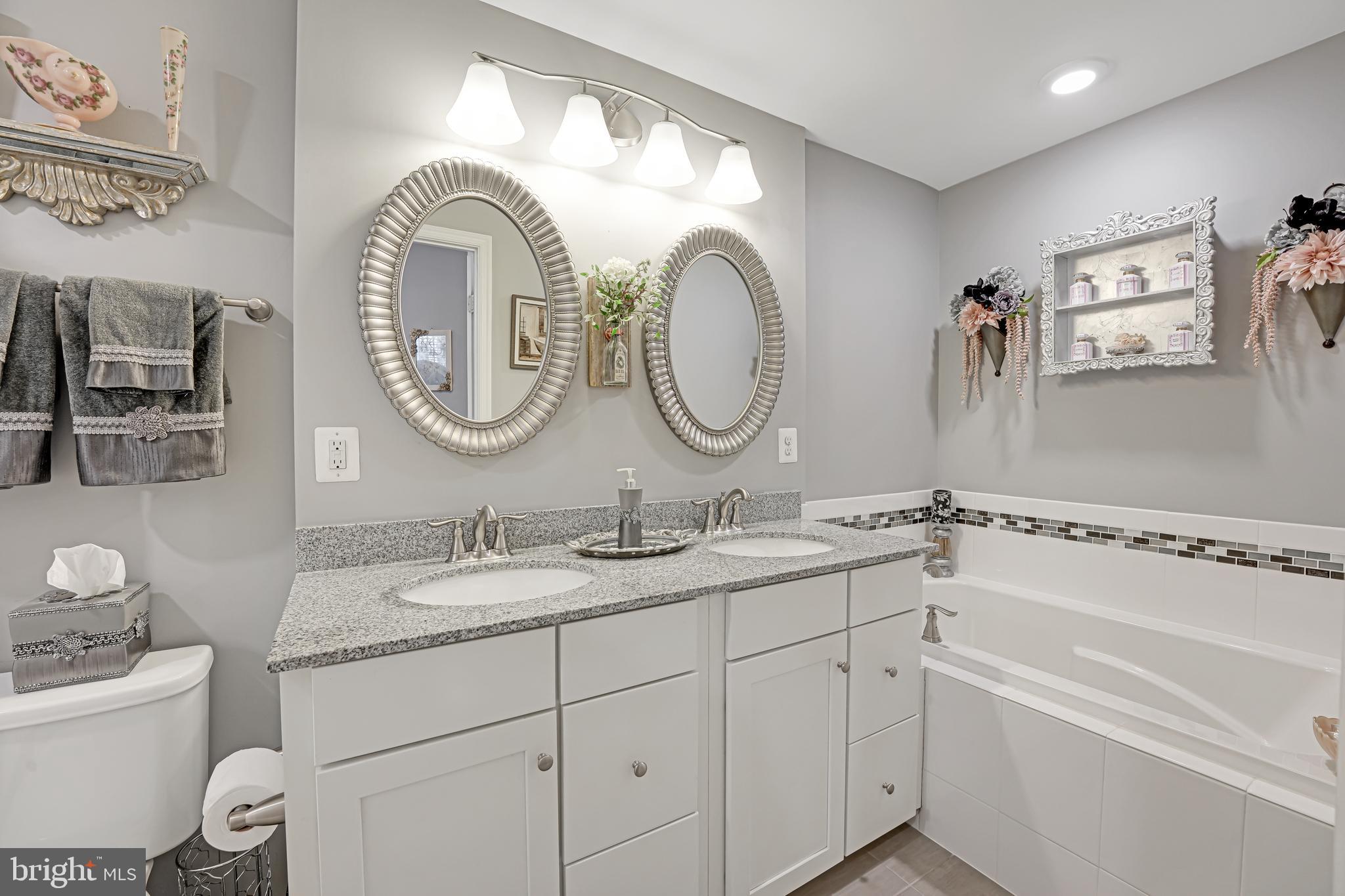 CRESCENT PLACE - Residential