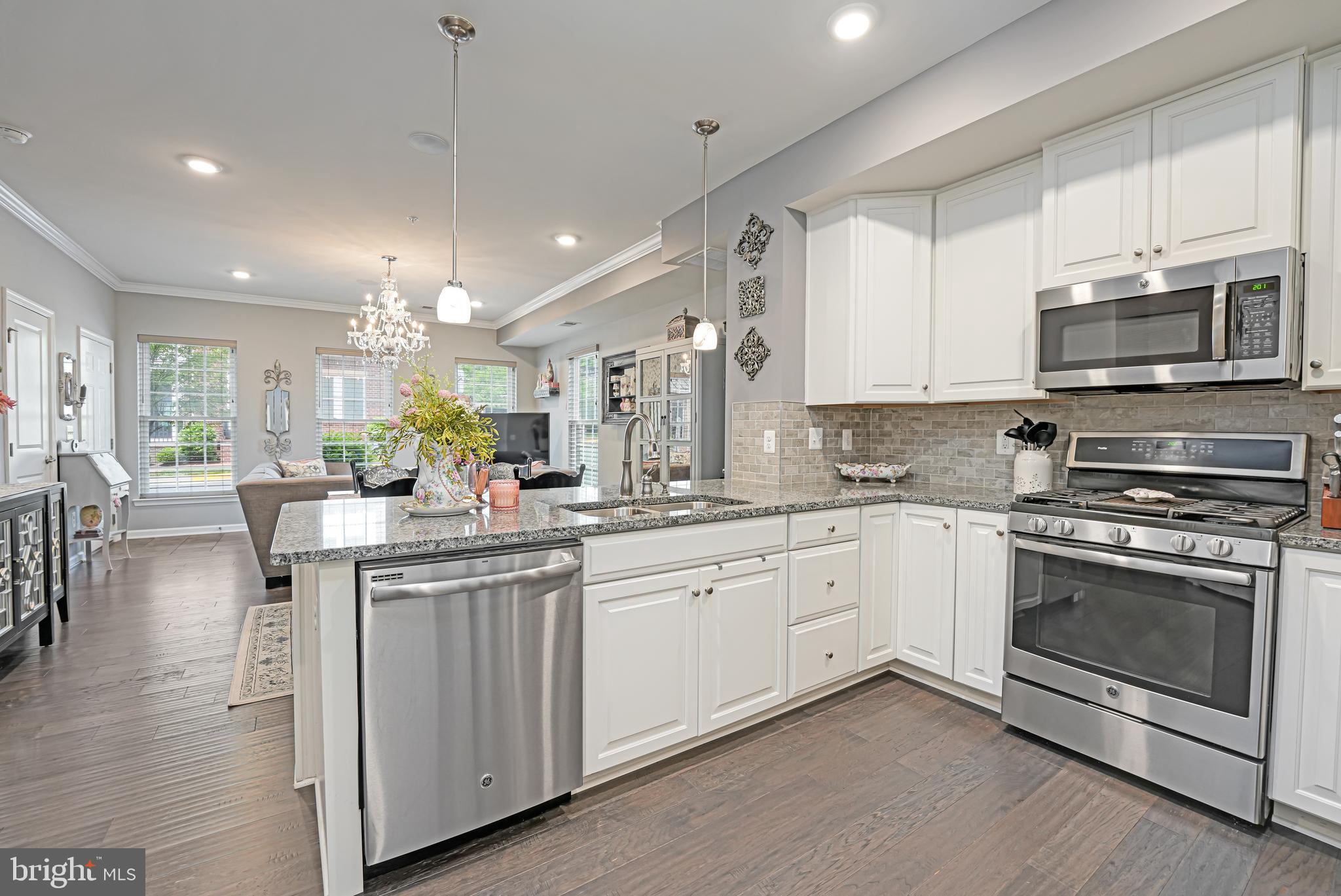 CRESCENT PLACE - Residential