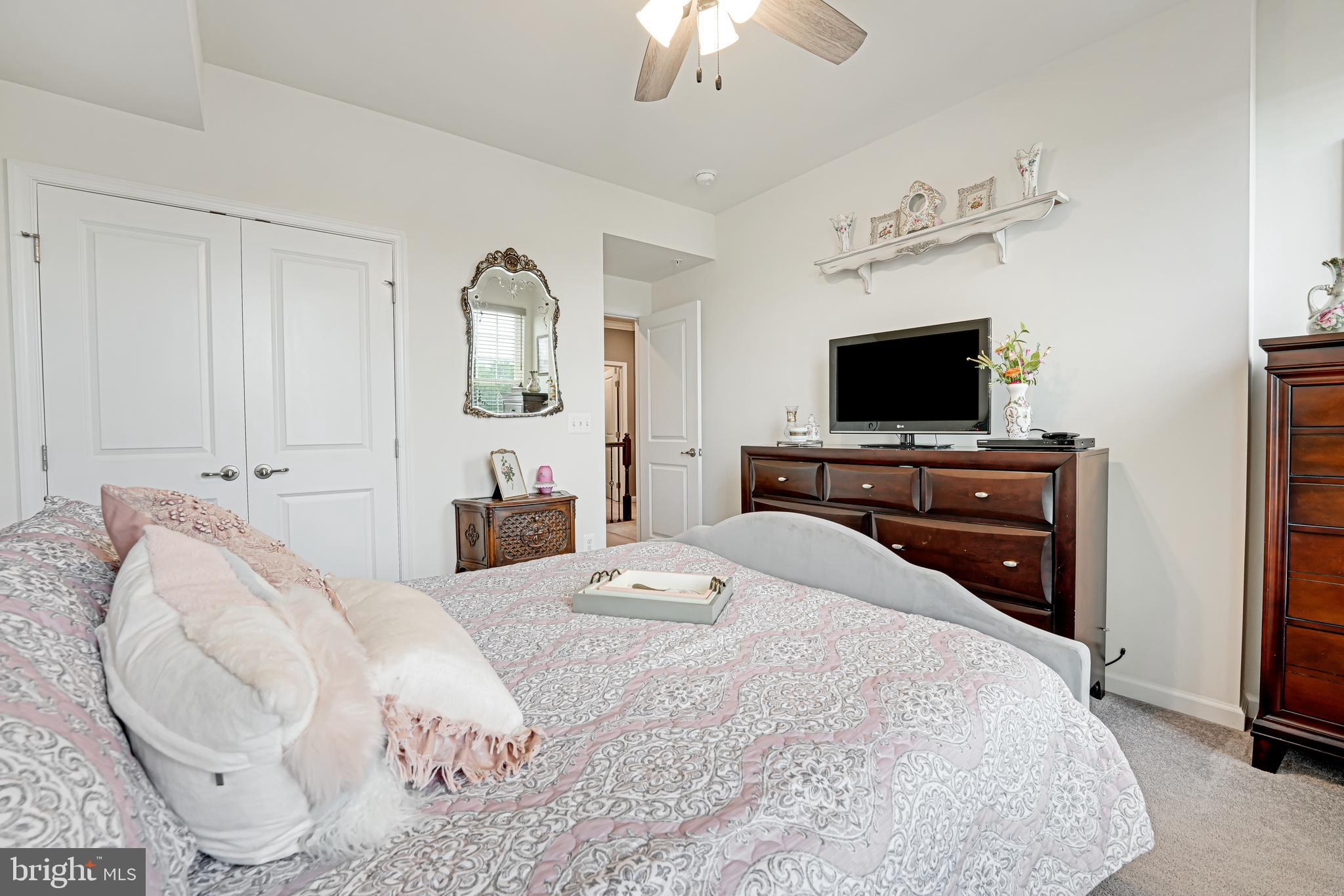 CRESCENT PLACE - Residential