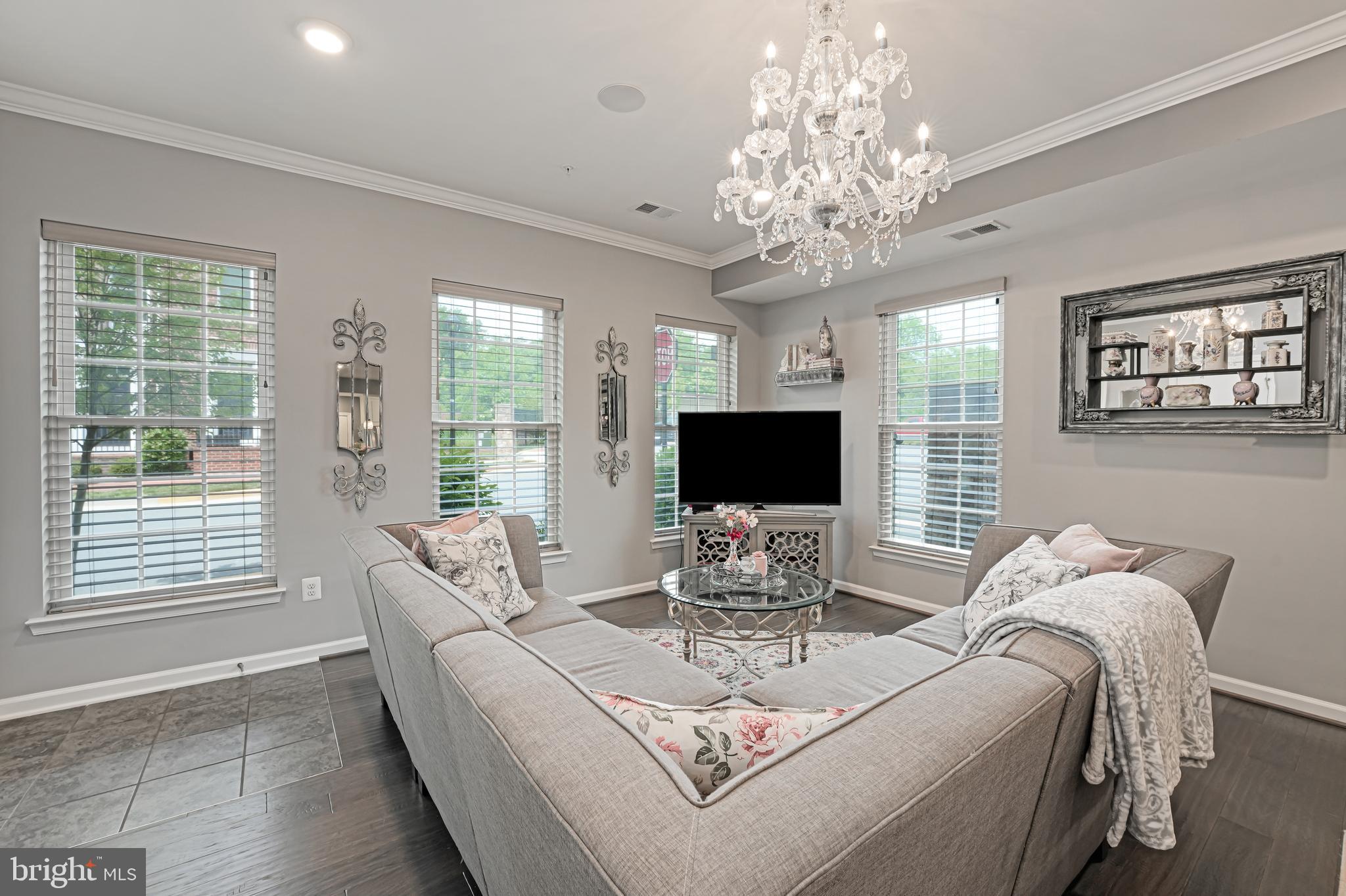 CRESCENT PLACE - Residential