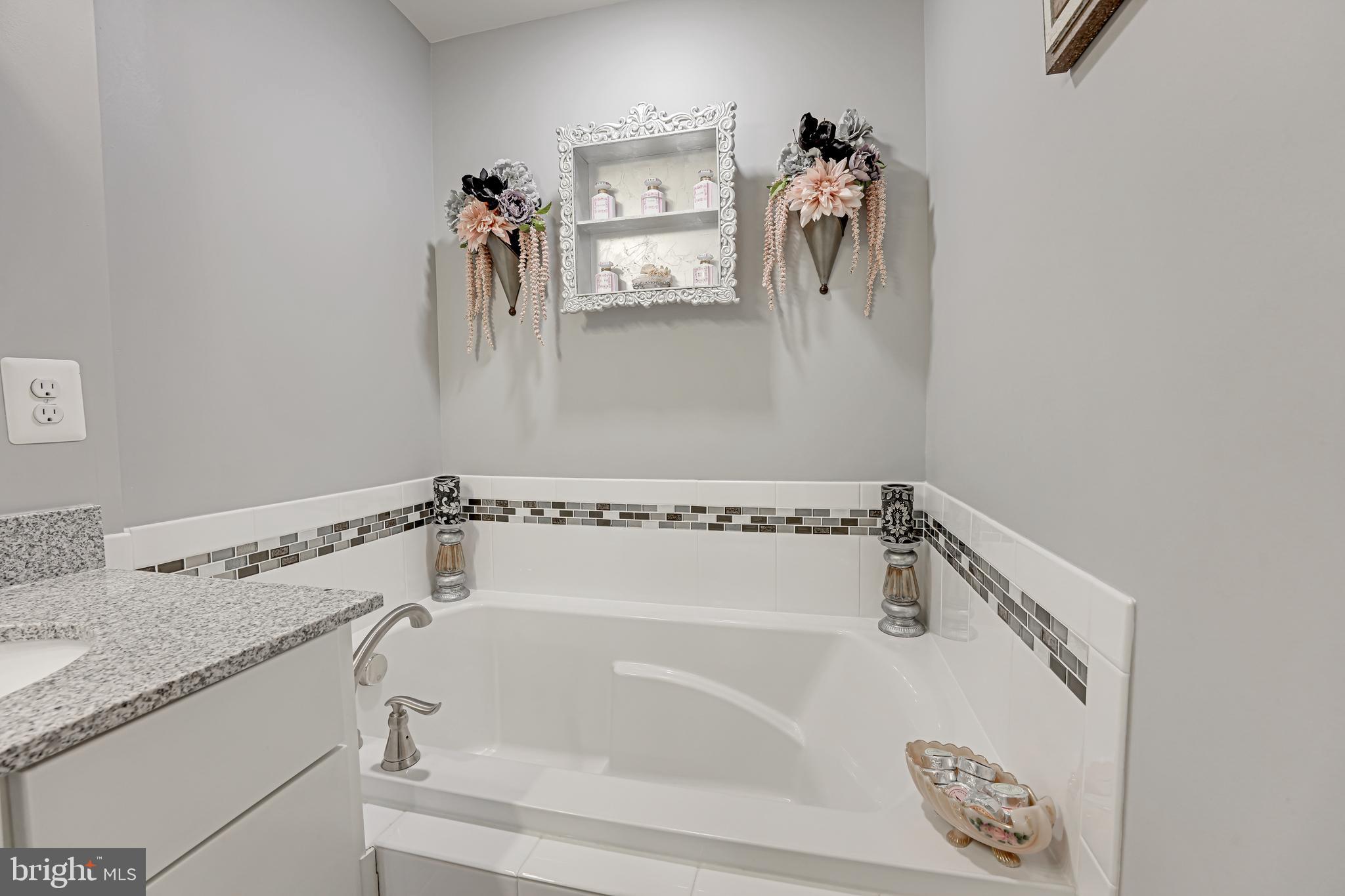 CRESCENT PLACE - Residential