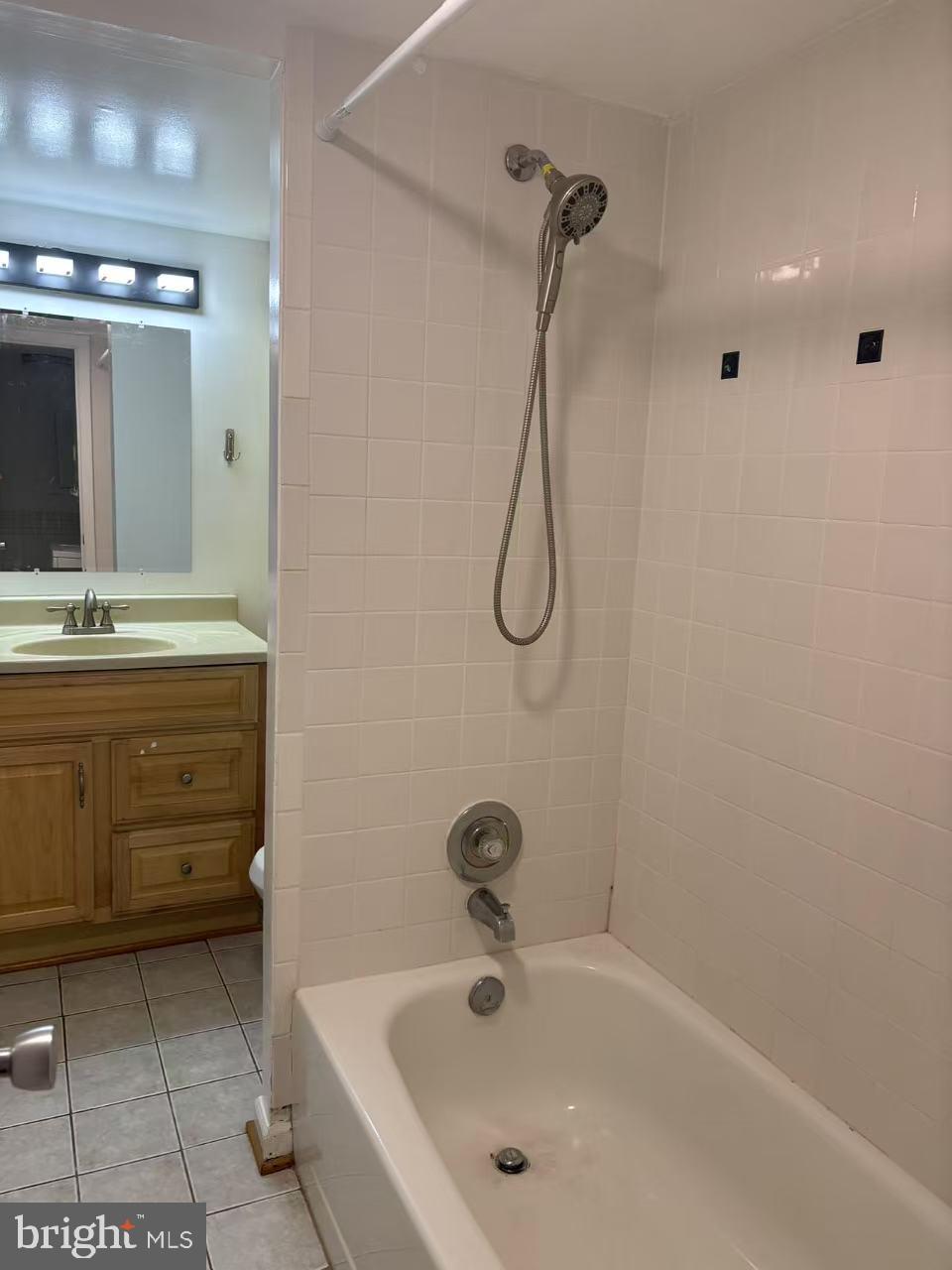 BEDFORD PARK - Residential