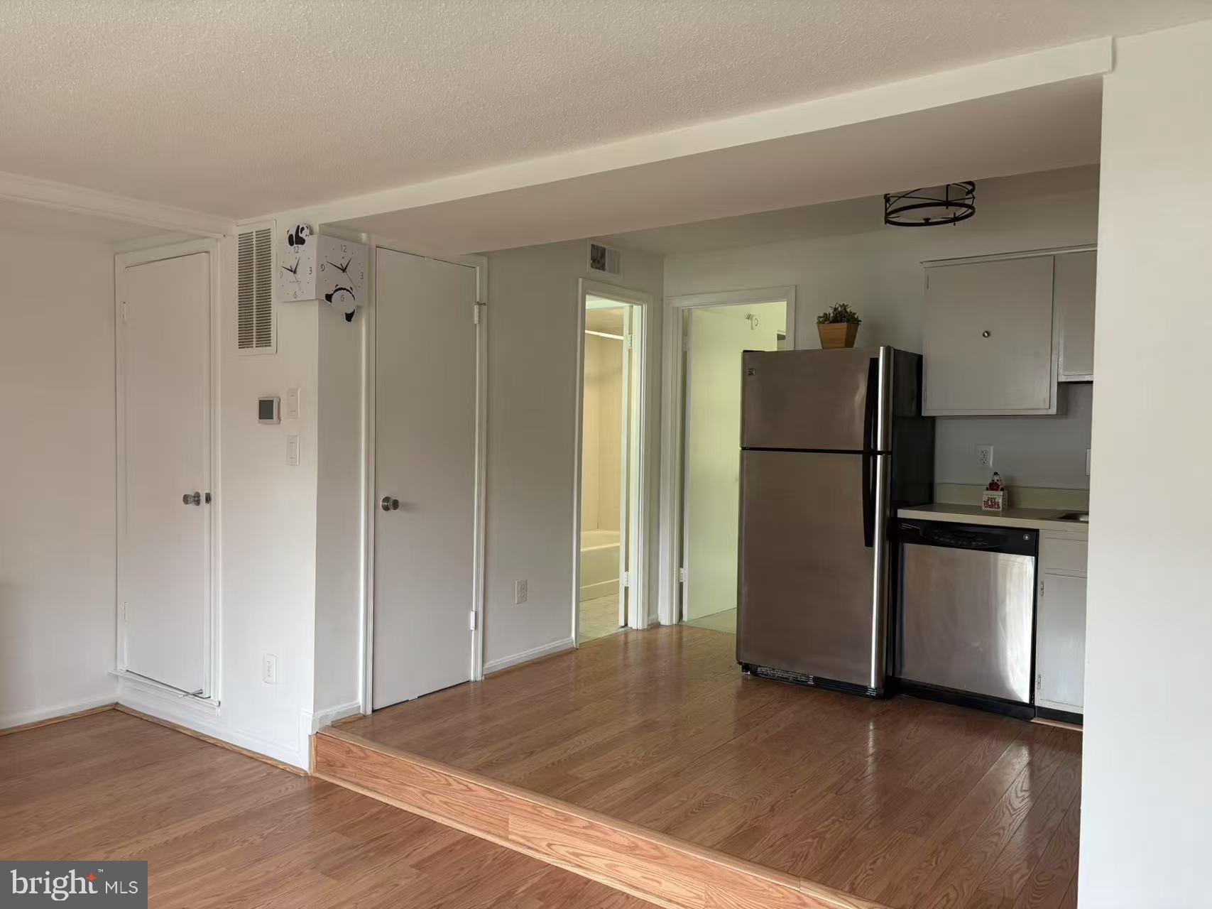 BEDFORD PARK - Residential