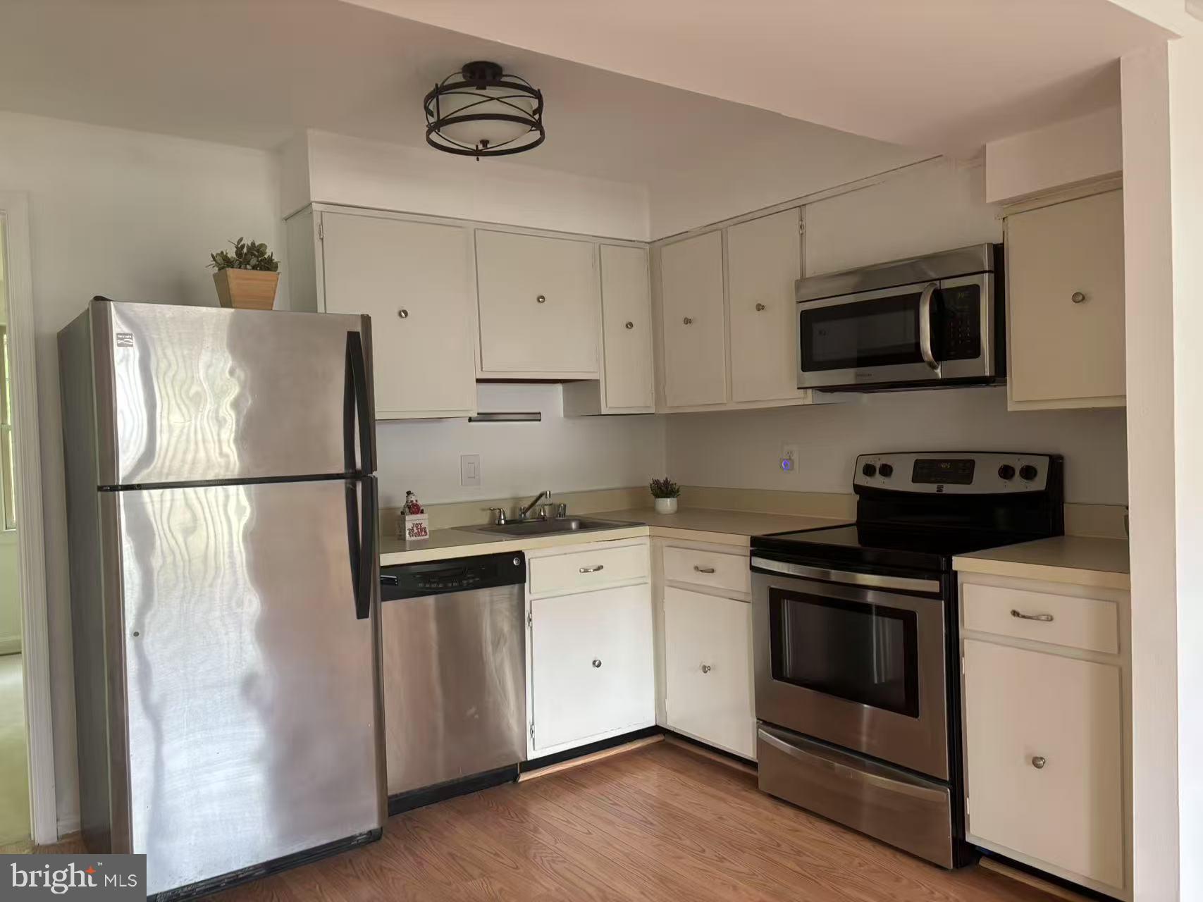 BEDFORD PARK - Residential