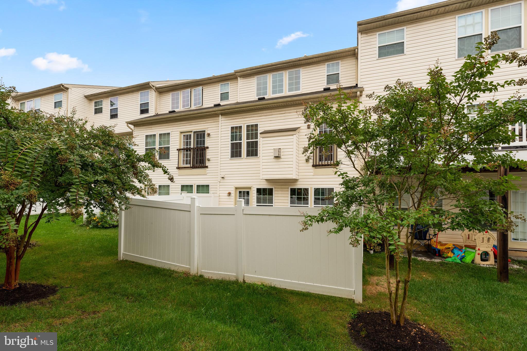 PINE RIDGE CROSSING - Residential