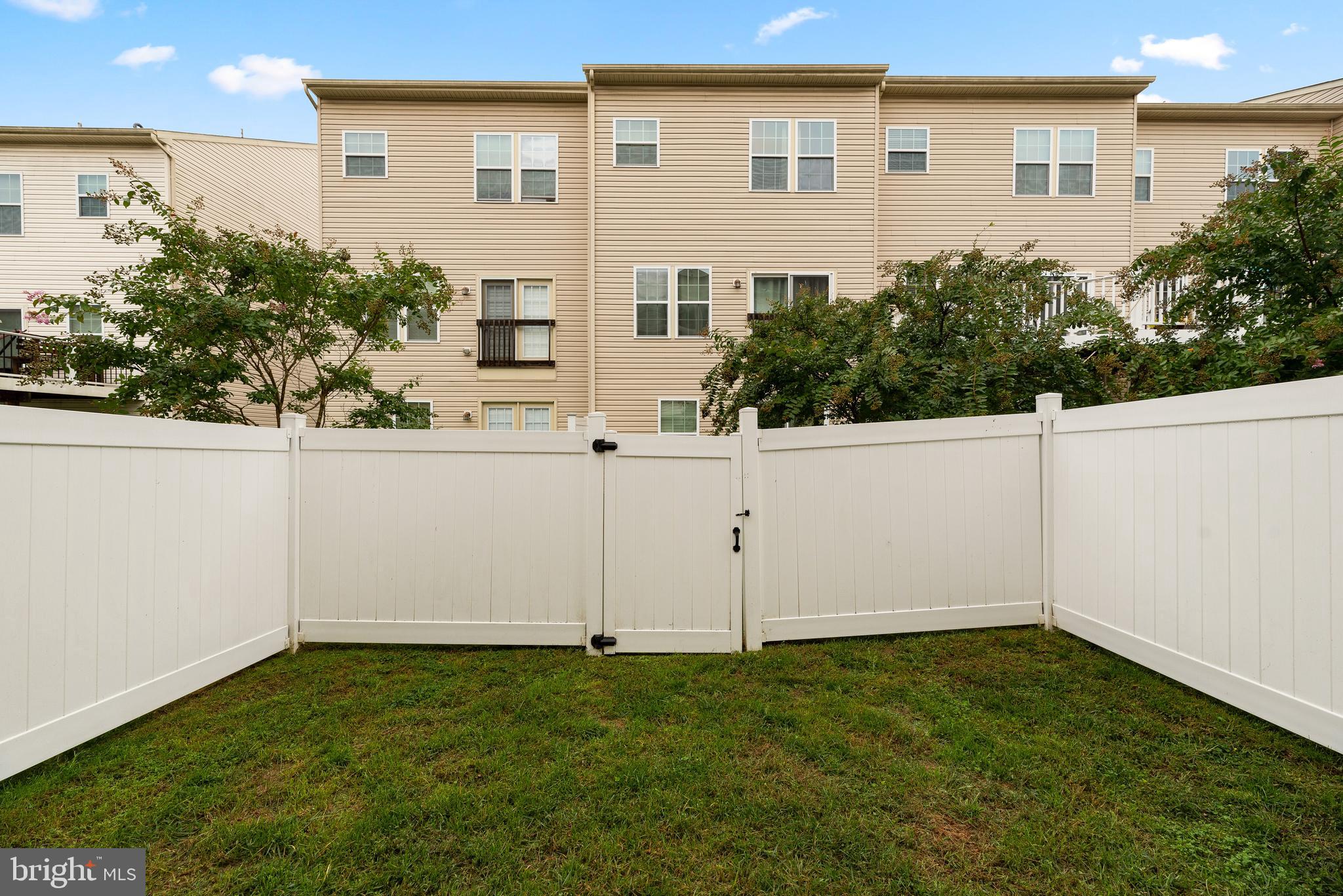 PINE RIDGE CROSSING - Residential