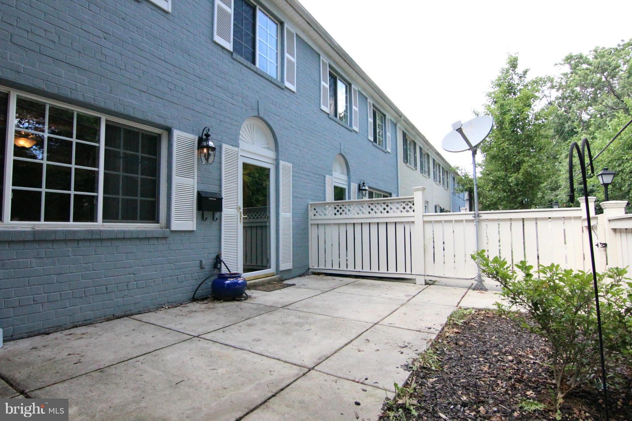 PARKSIDE AT ALEXANDRIA - Residential Lease