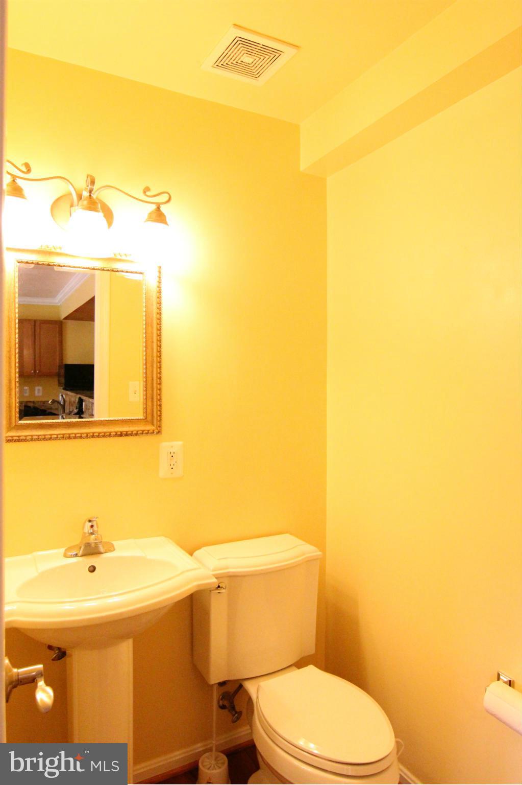 PARKSIDE AT ALEXANDRIA - Residential Lease