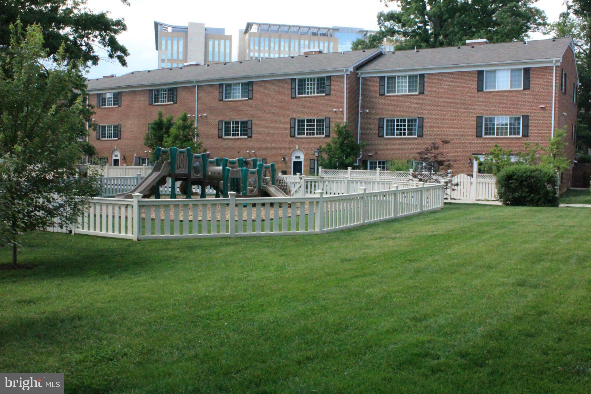 PARKSIDE AT ALEXANDRIA - Residential Lease