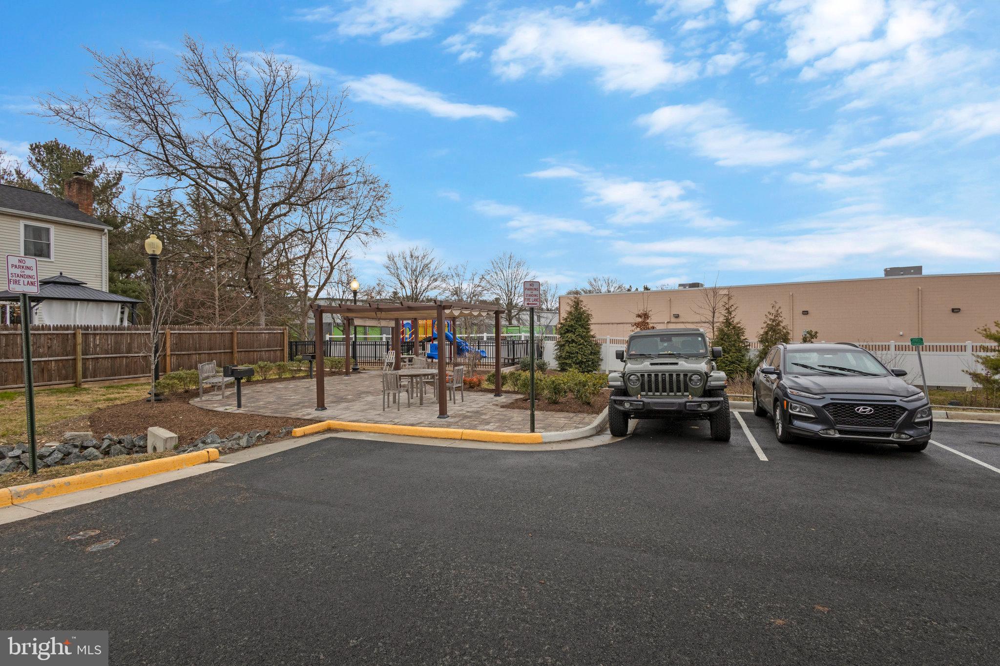 LEE LANDING PARK - Residential