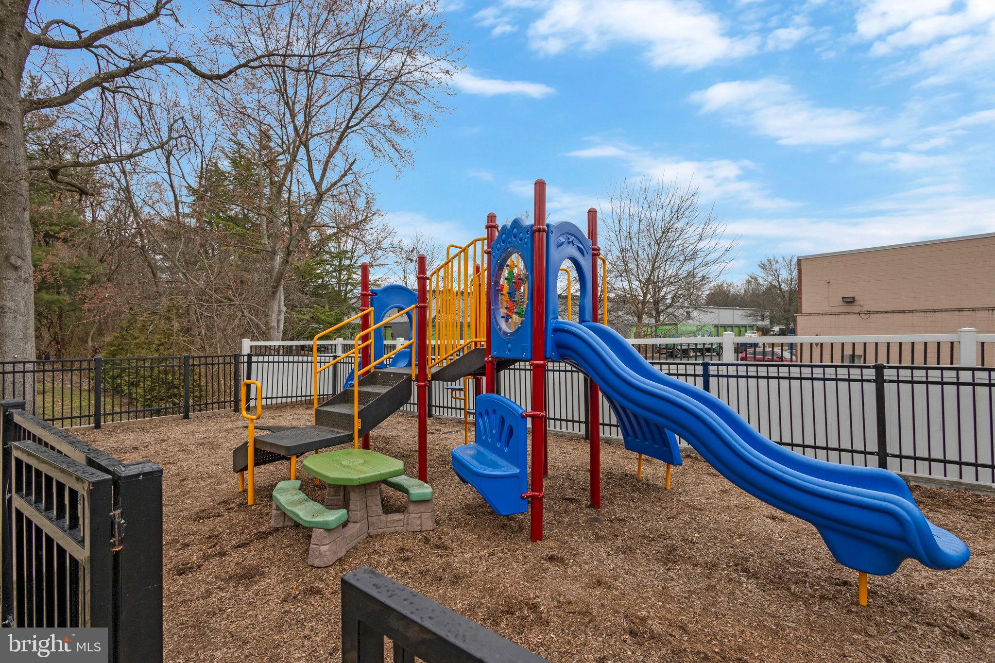 LEE LANDING PARK - Residential