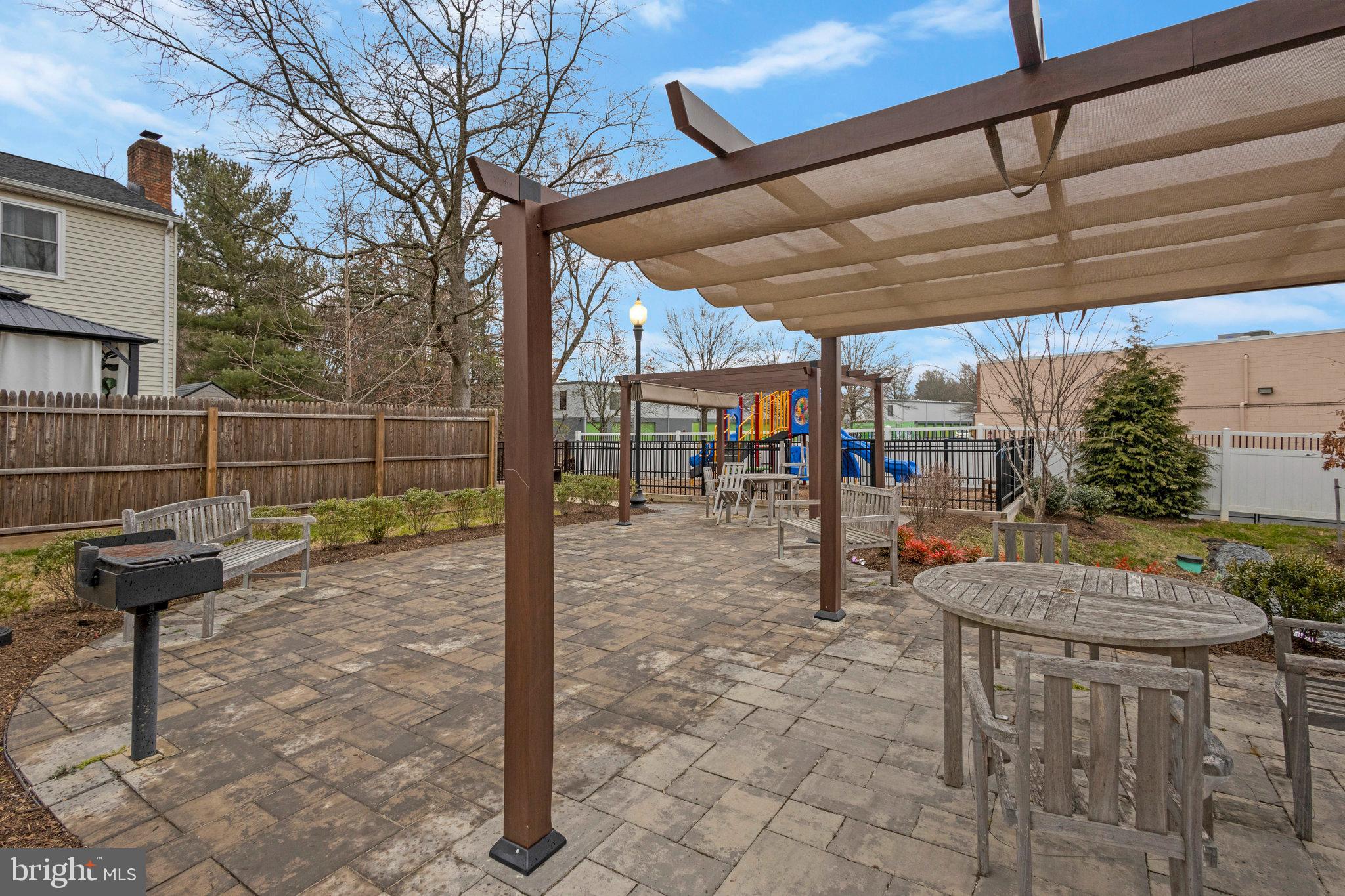 LEE LANDING PARK - Residential