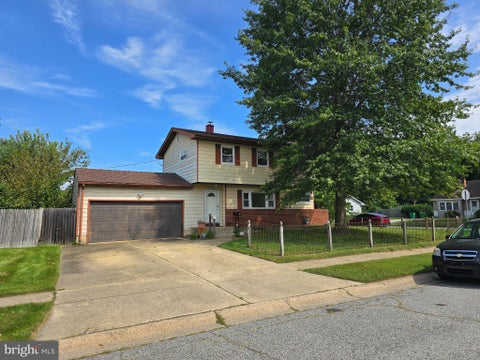 Homes For Sale - 18 Pearson Drive<br/> New Castle County, NEWARK, DE 19713