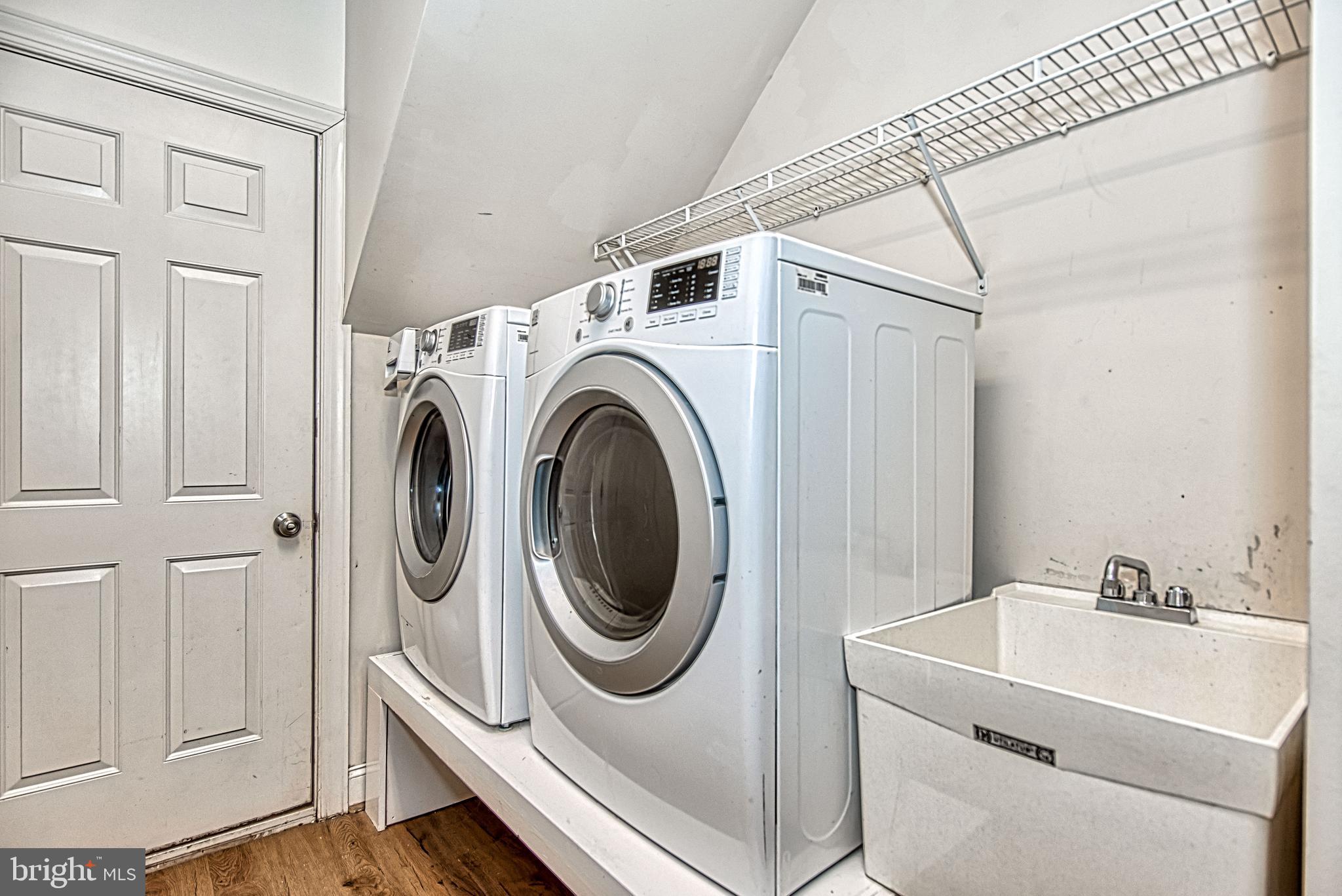 DOMINION VALLEY COUNTRY CLUB - Residential Lease