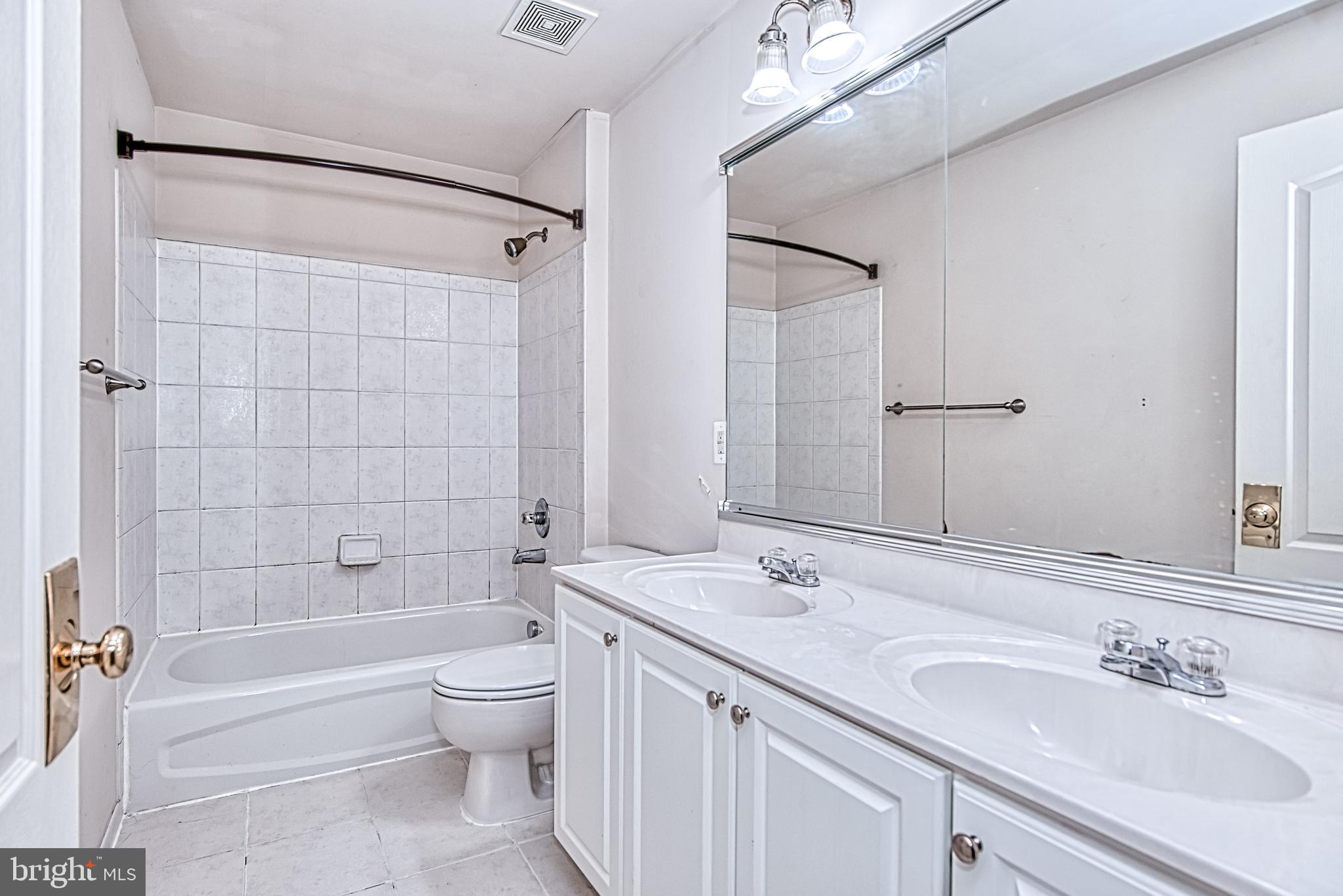 DOMINION VALLEY COUNTRY CLUB - Residential Lease