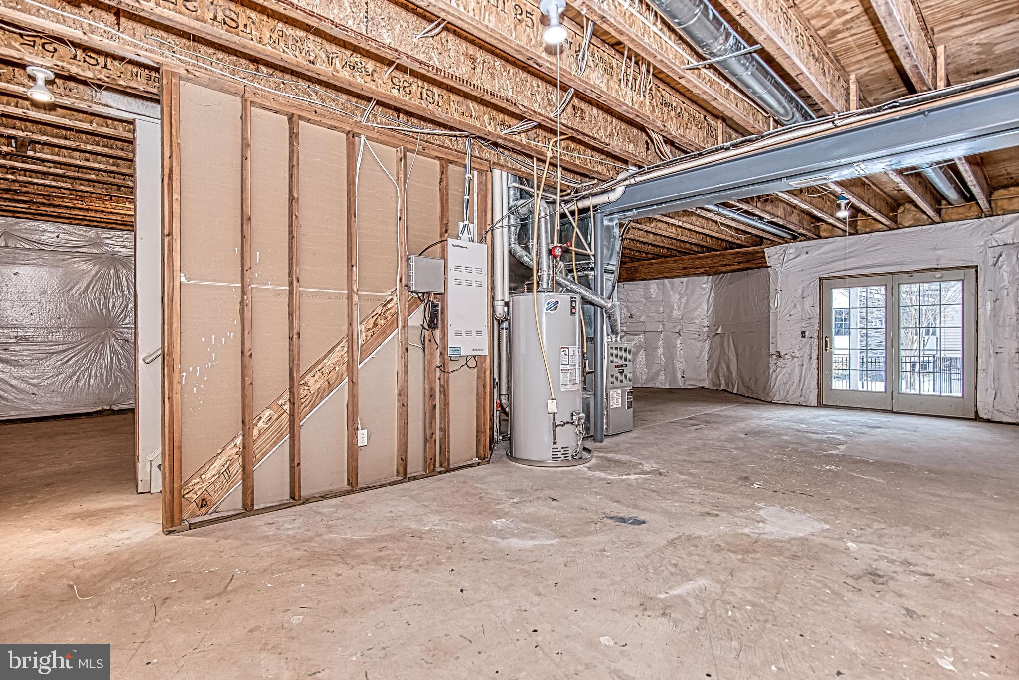 DOMINION VALLEY COUNTRY CLUB - Residential Lease