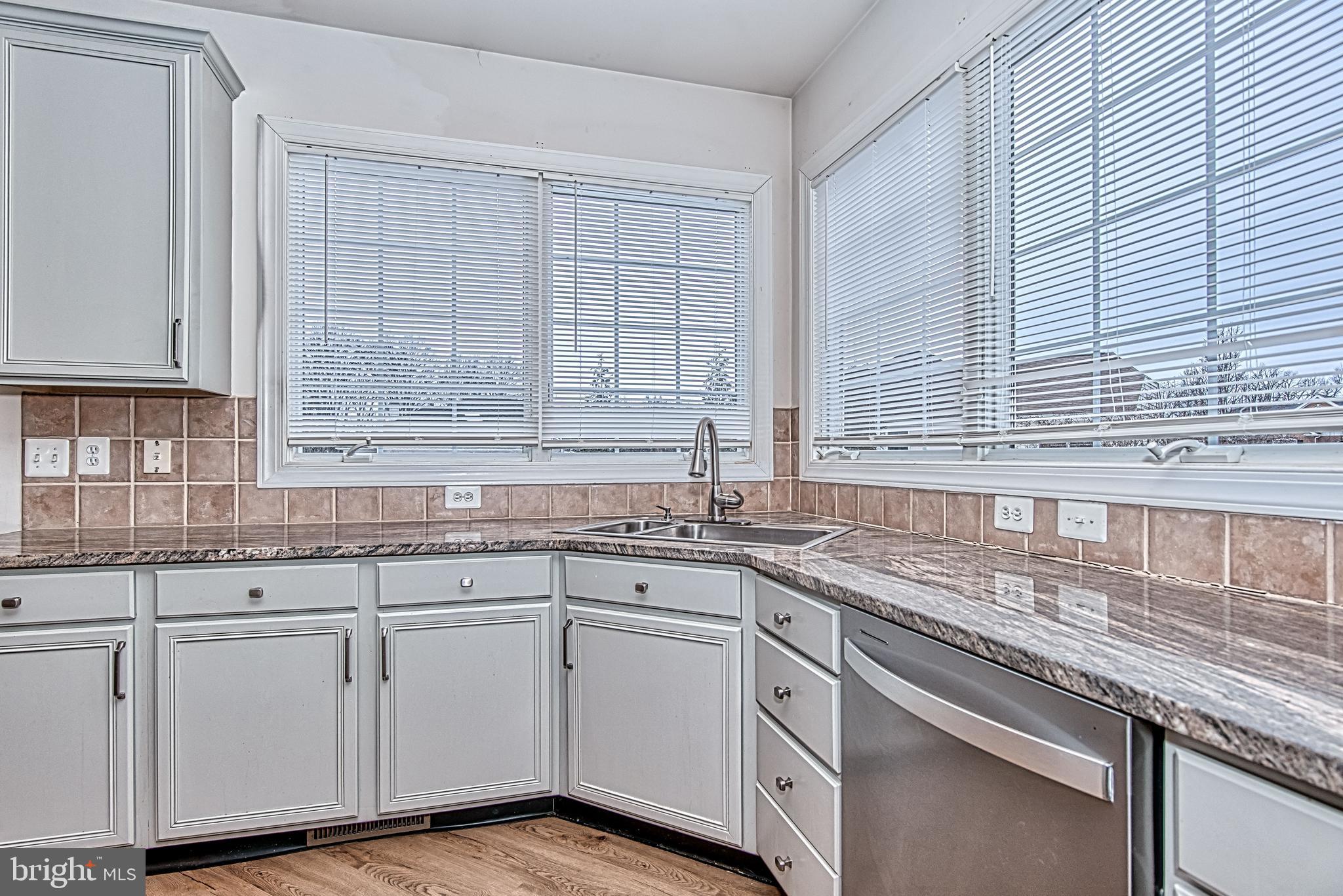 DOMINION VALLEY COUNTRY CLUB - Residential Lease