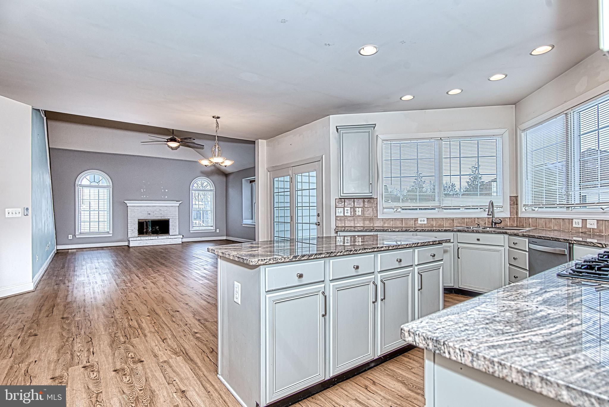 DOMINION VALLEY COUNTRY CLUB - Residential Lease