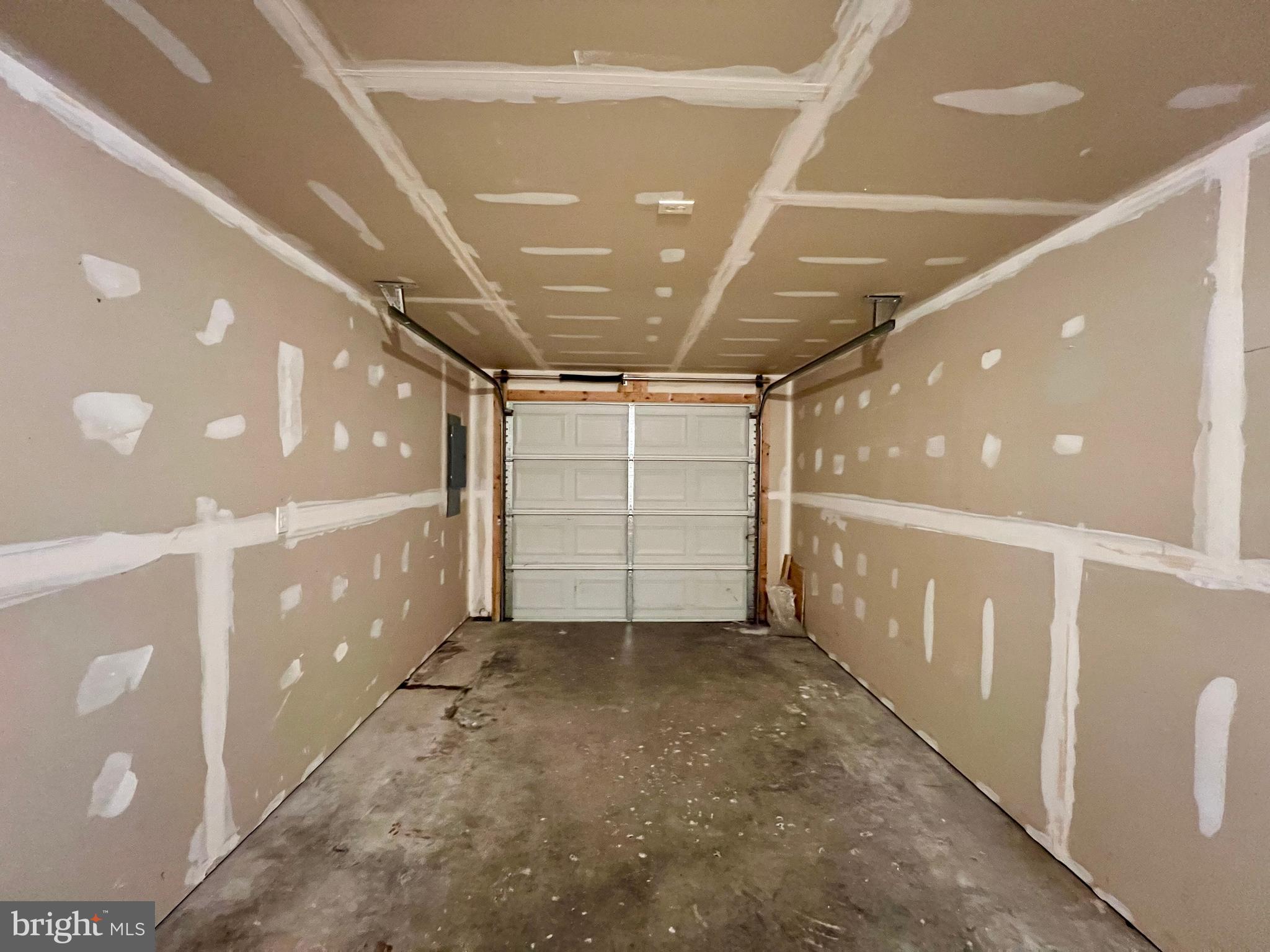 MILLS FARM - Residential Lease