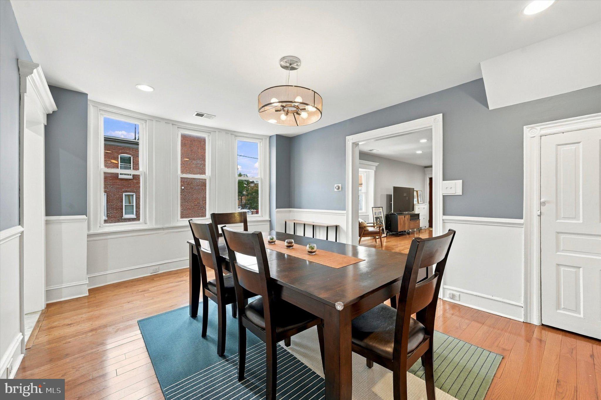 651 S 51ST