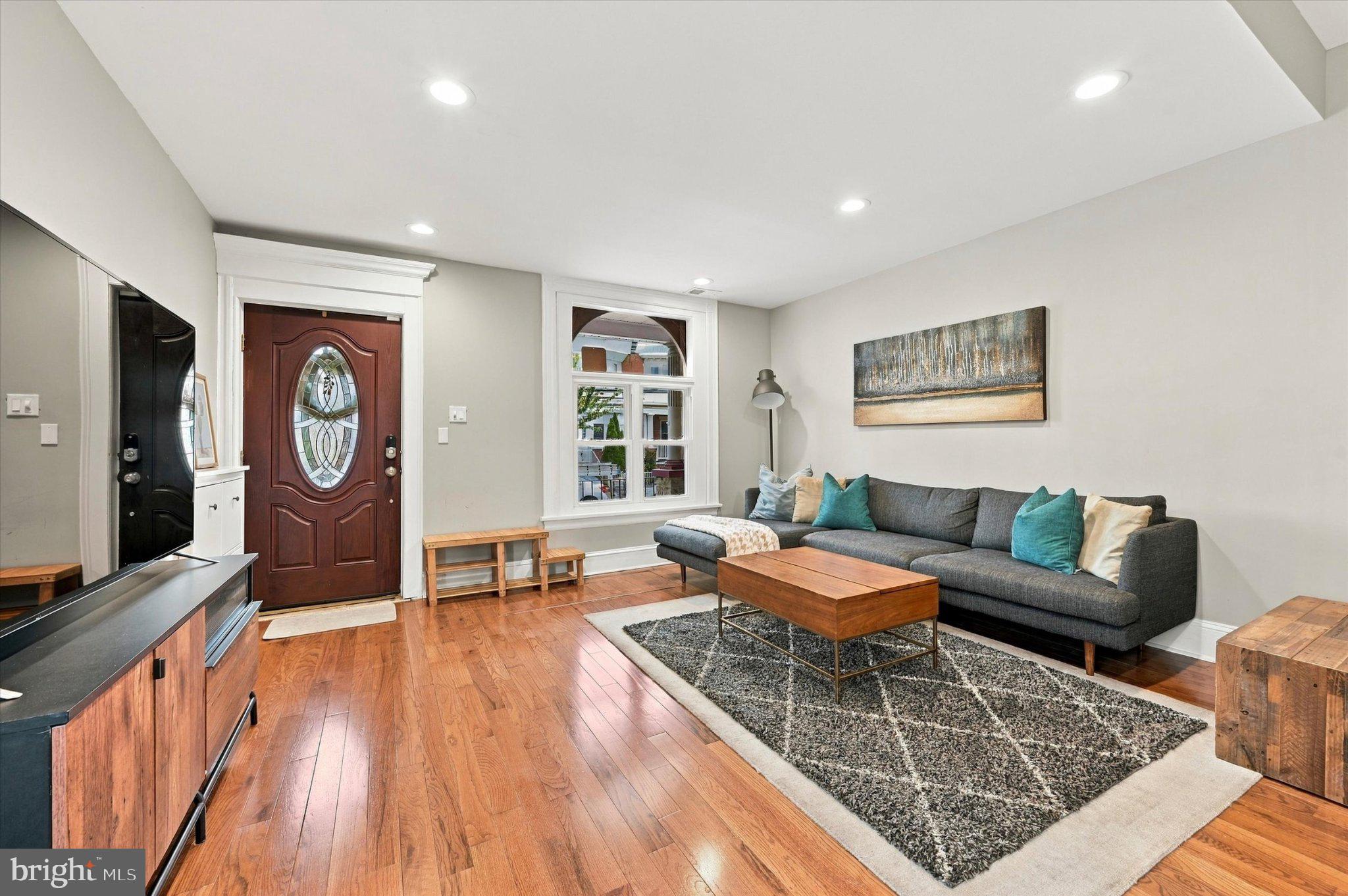 651 S 51ST