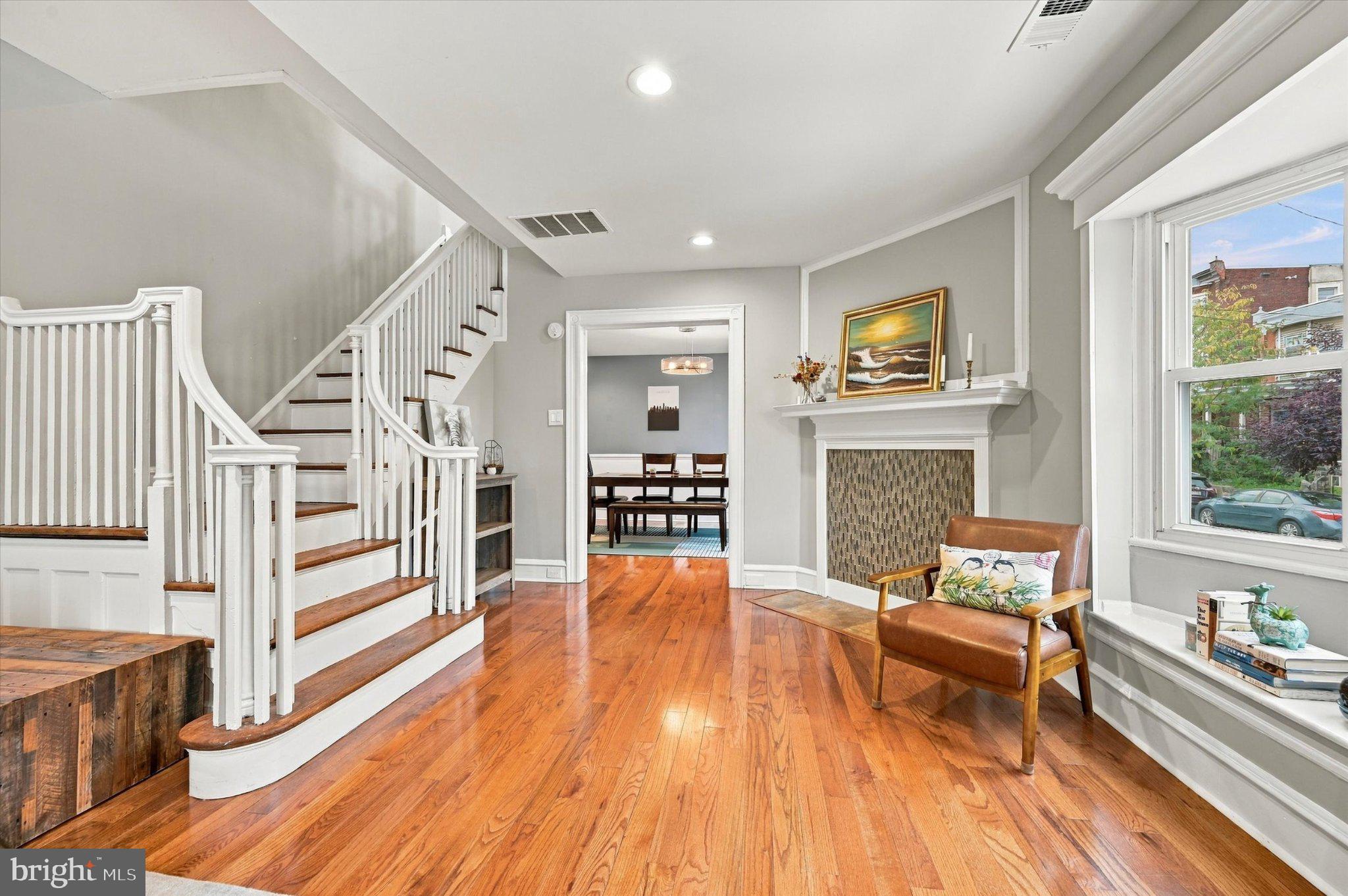 651 S 51ST