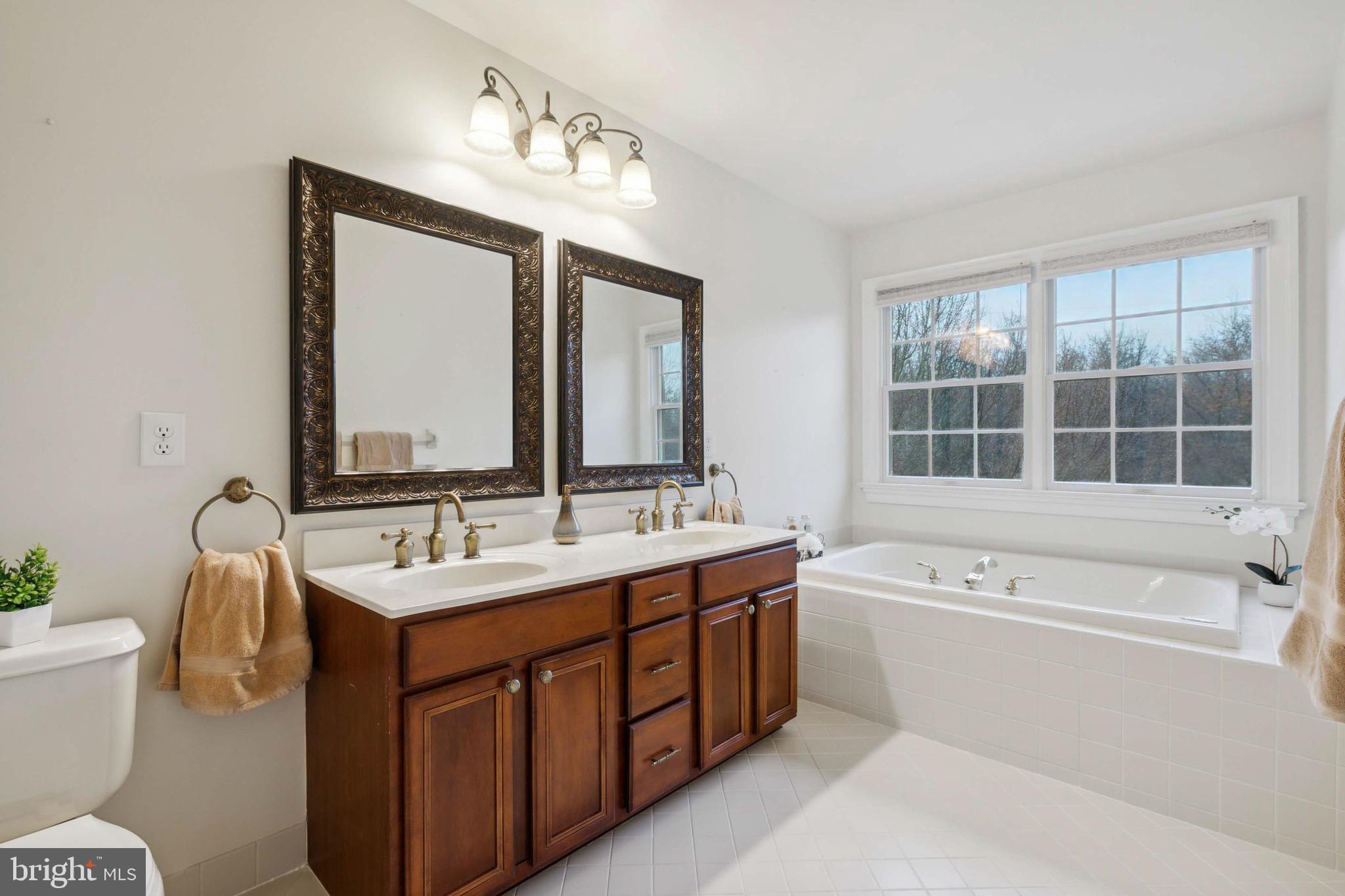 PHEASANT POINTE - Residential