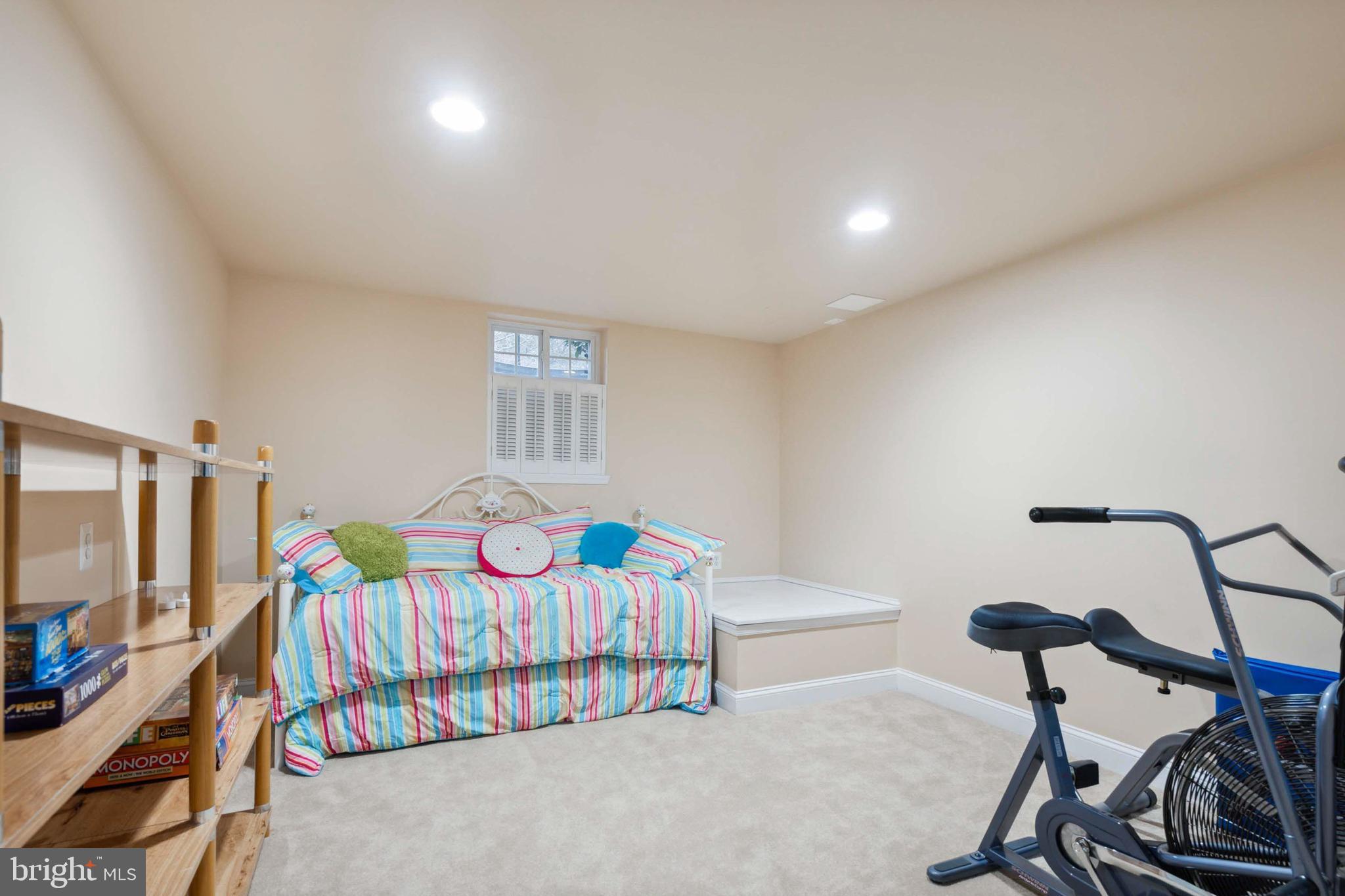 PHEASANT POINTE - Residential