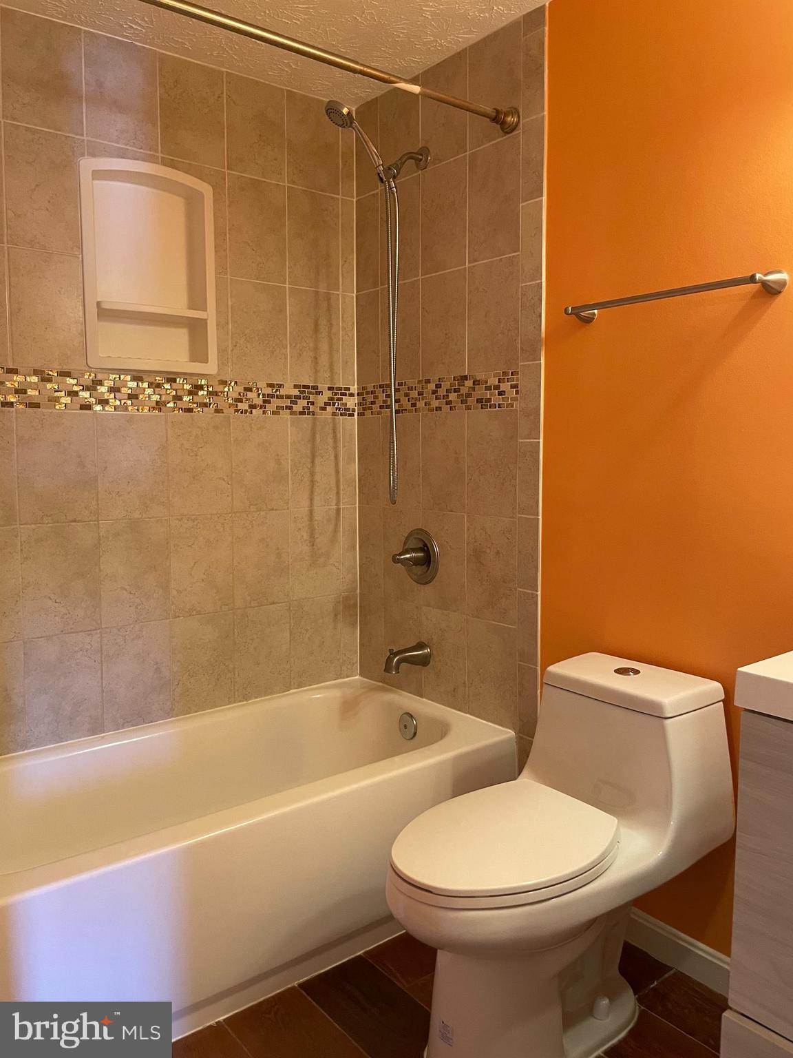 FERNSHIRE FARMS - Residential Lease