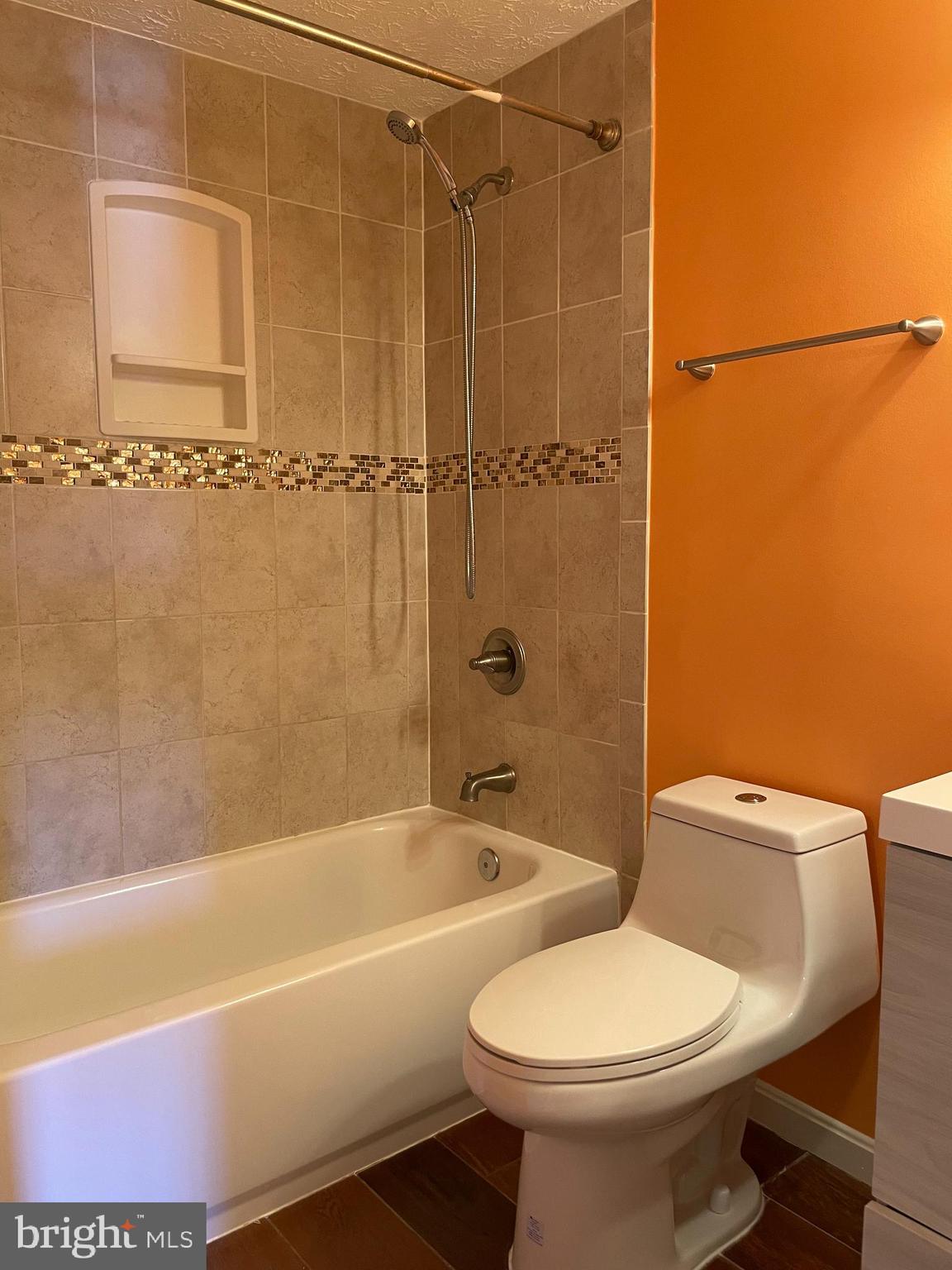 FERNSHIRE FARMS - Residential Lease