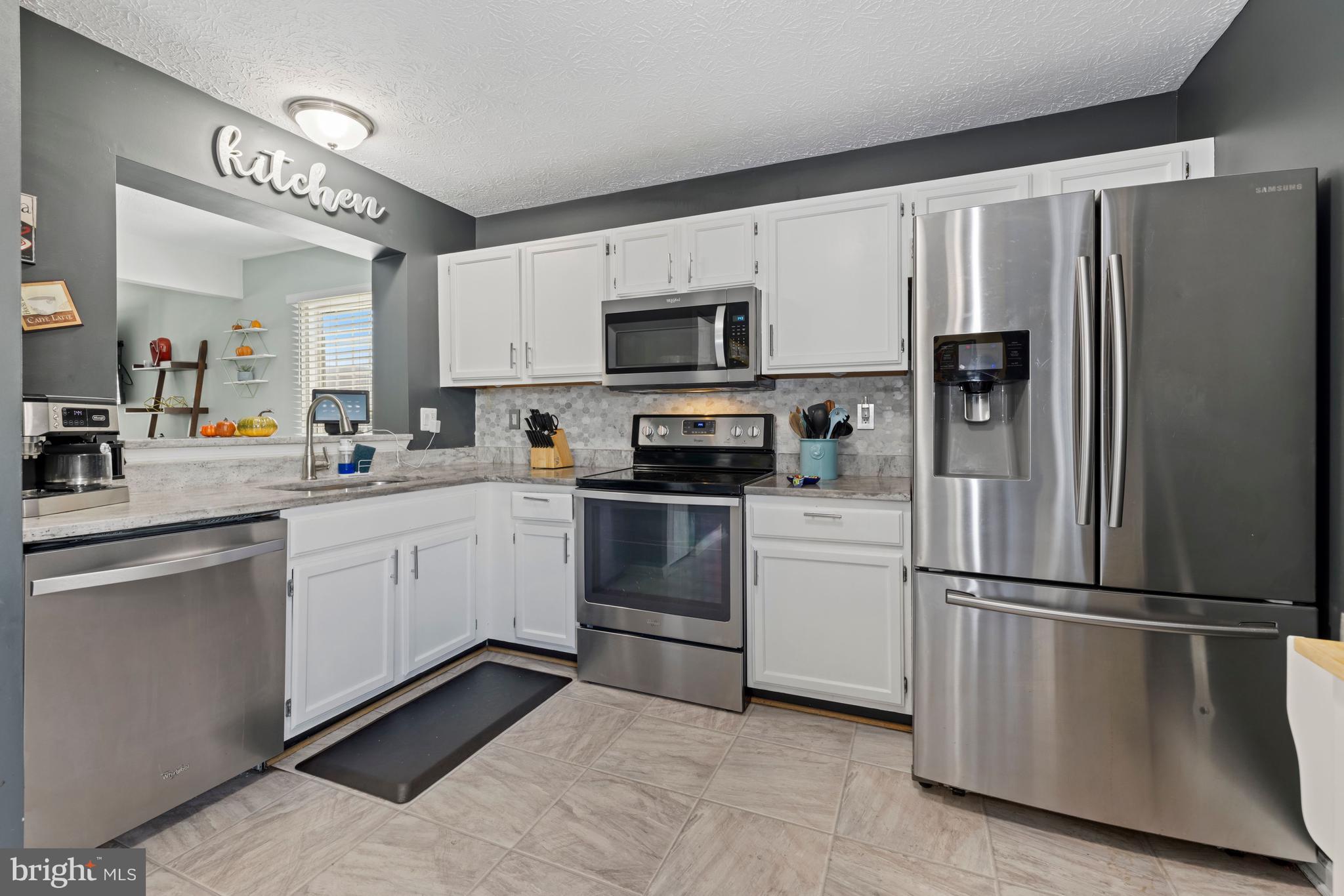 ROBIN MEADOWS - Residential