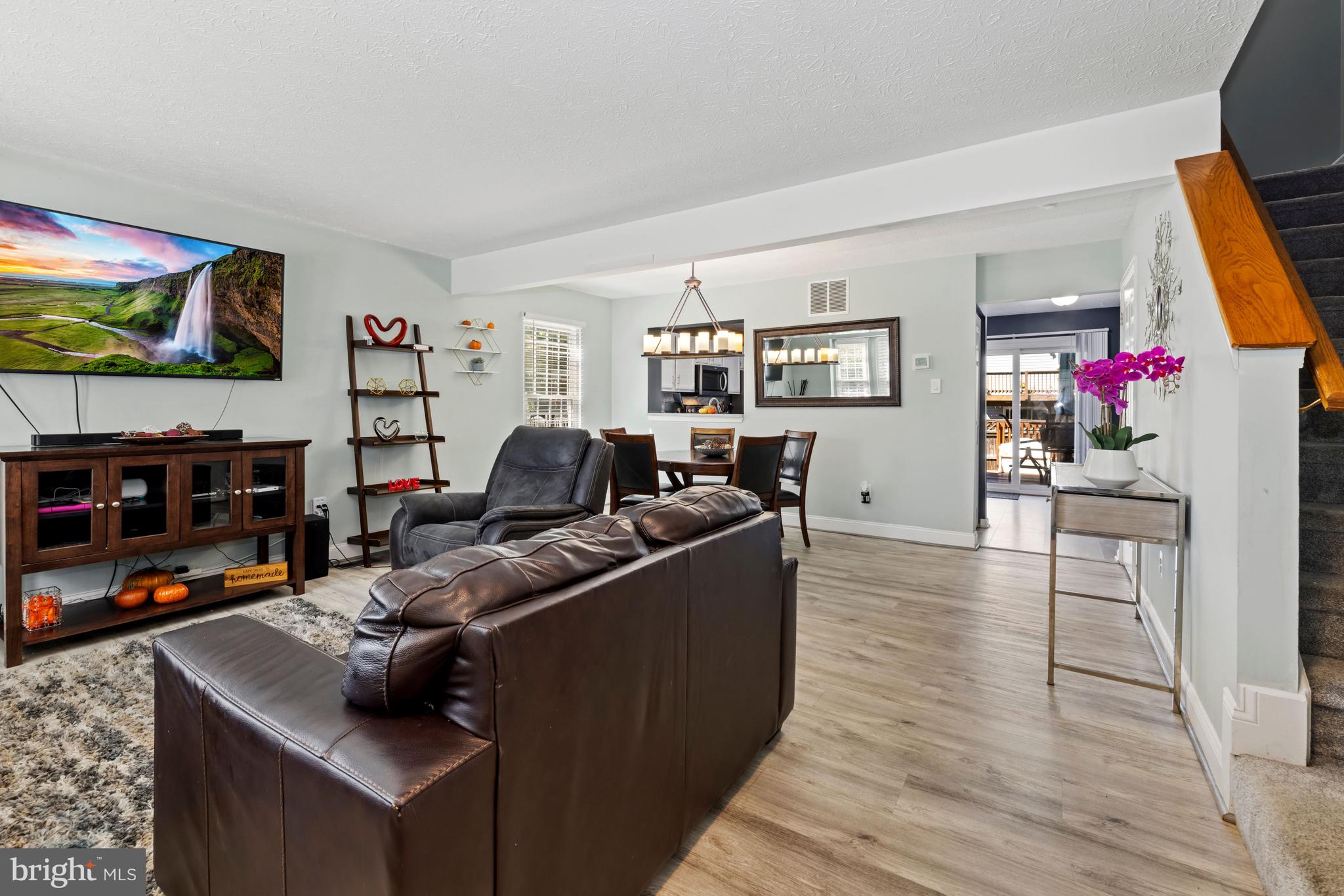 ROBIN MEADOWS - Residential