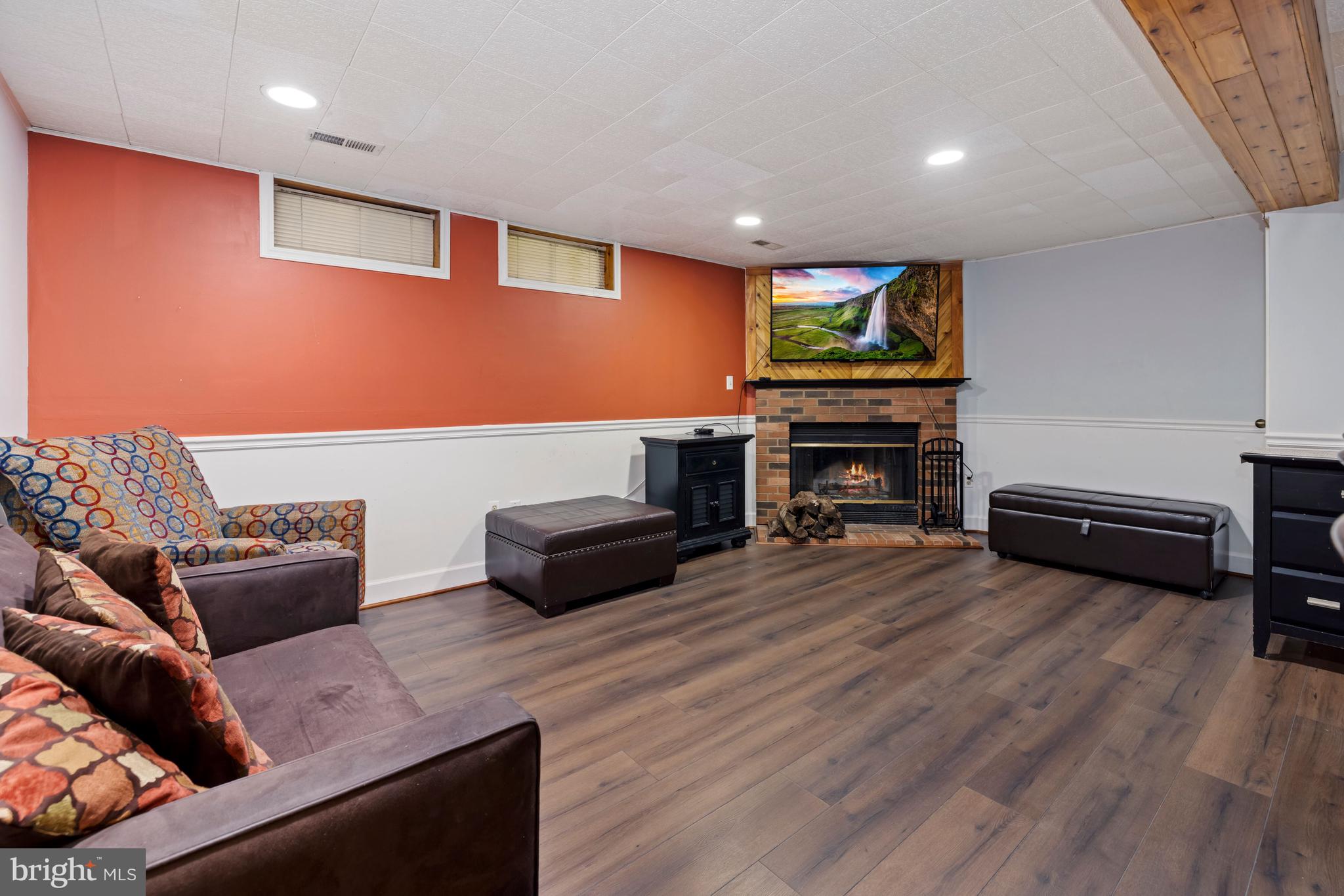 ROBIN MEADOWS - Residential