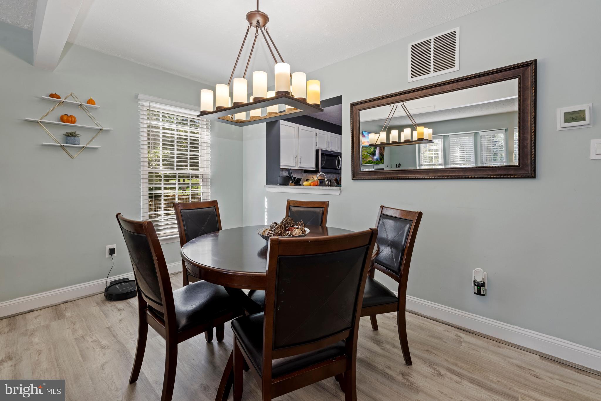 ROBIN MEADOWS - Residential