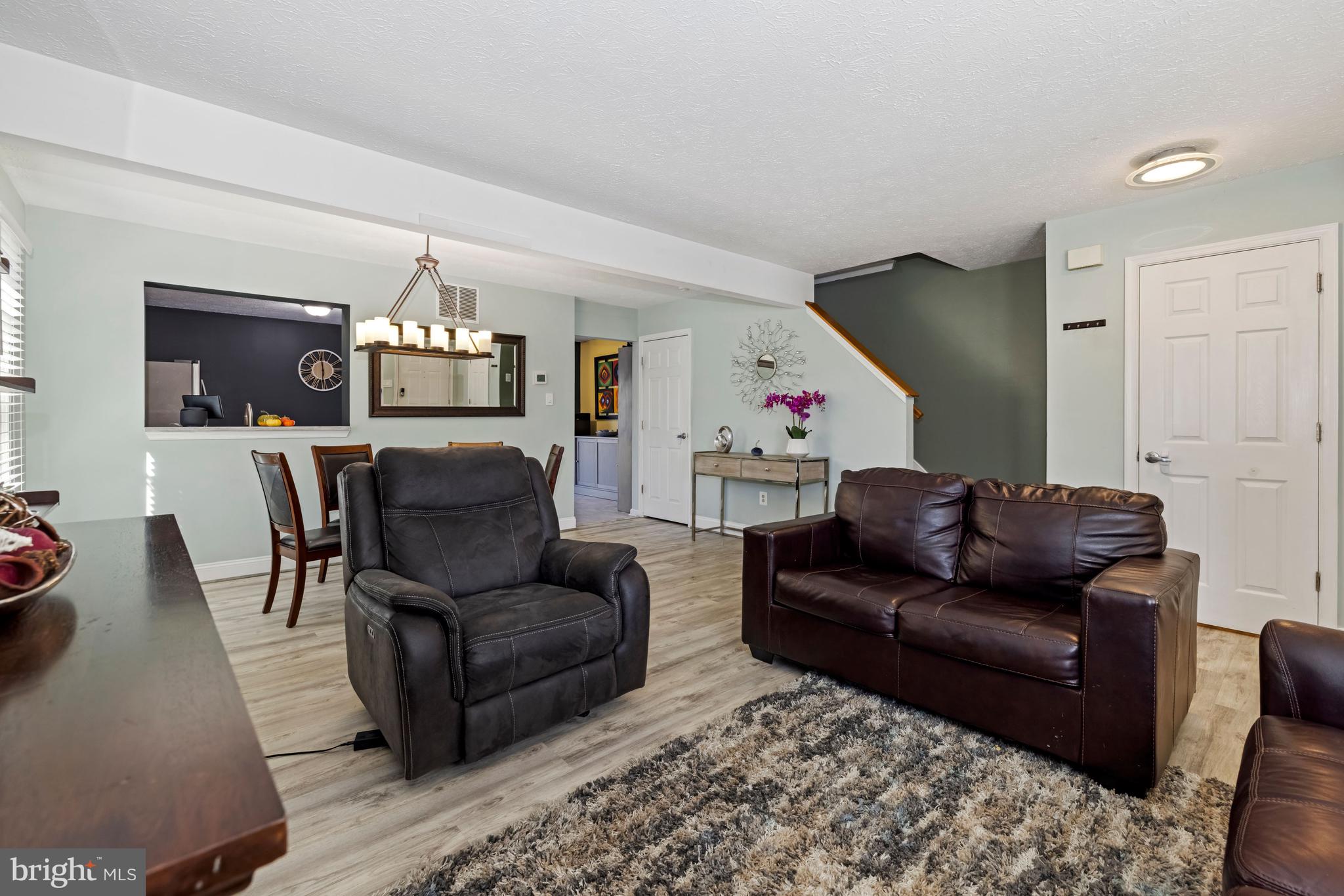 ROBIN MEADOWS - Residential