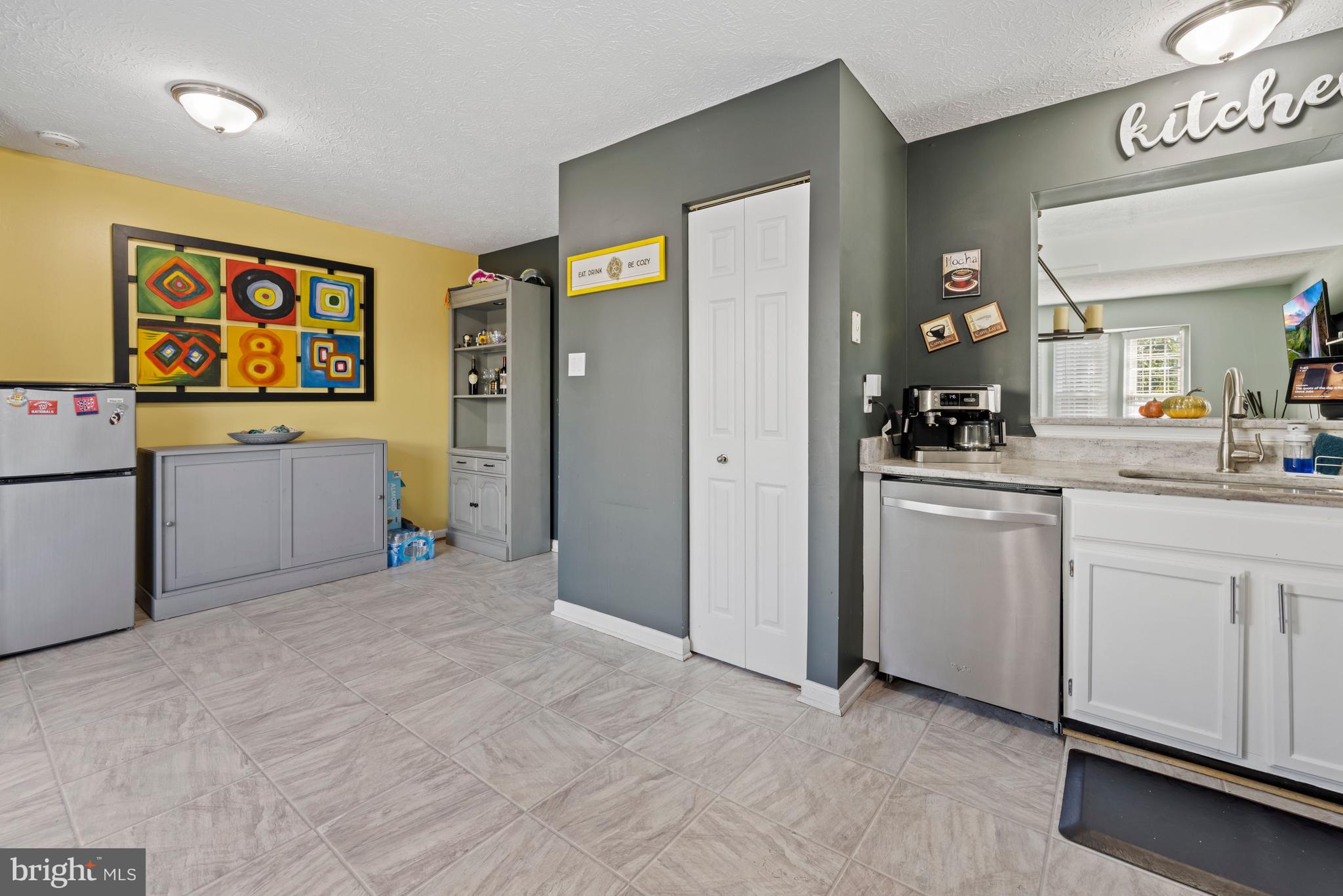 ROBIN MEADOWS - Residential