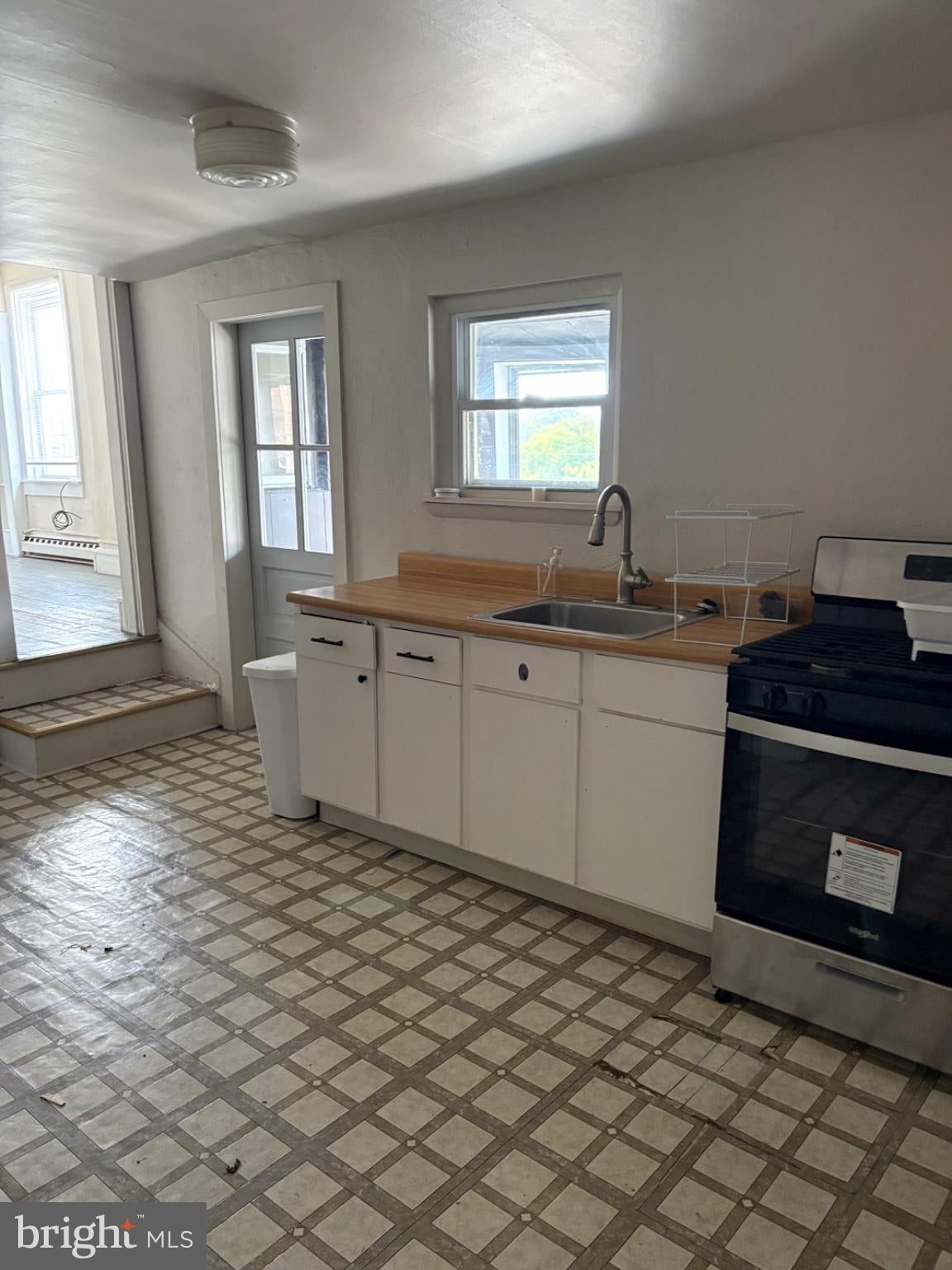 151 W AIRY STREET 2