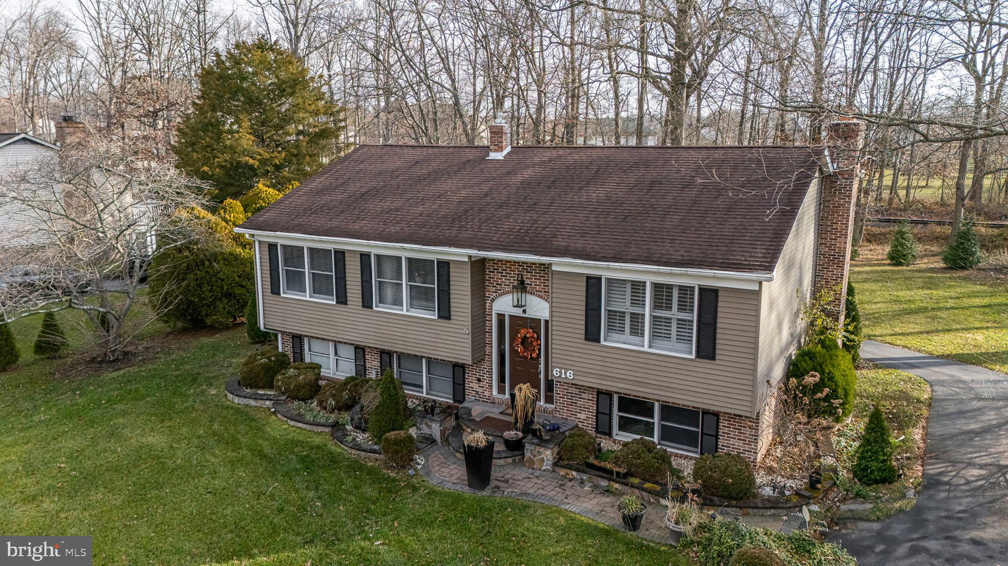 HICKORY WOODS - Residential