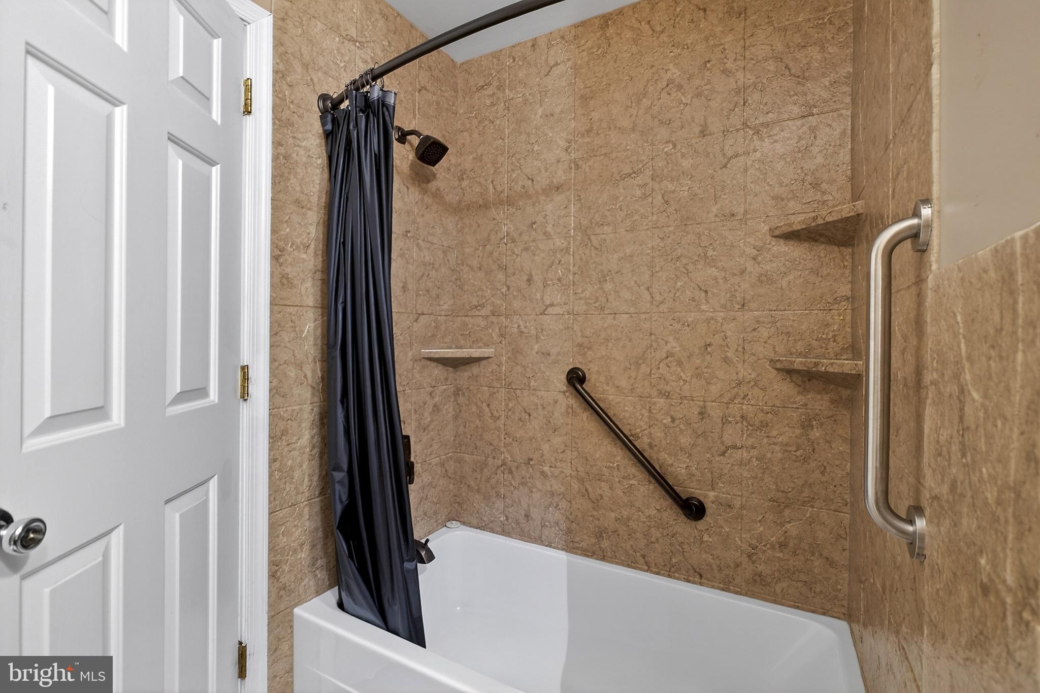 HICKORY WOODS - Residential