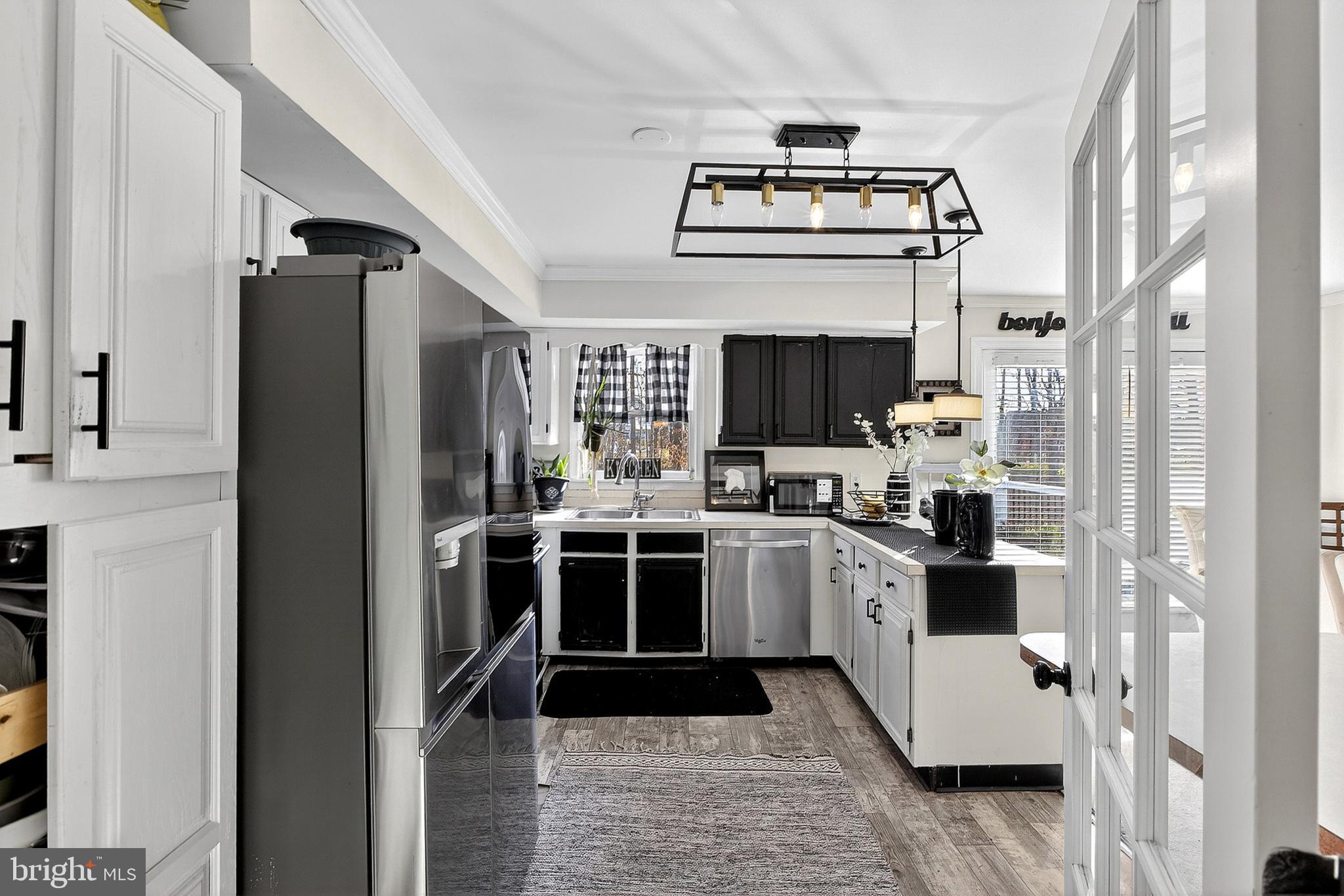 HICKORY WOODS - Residential