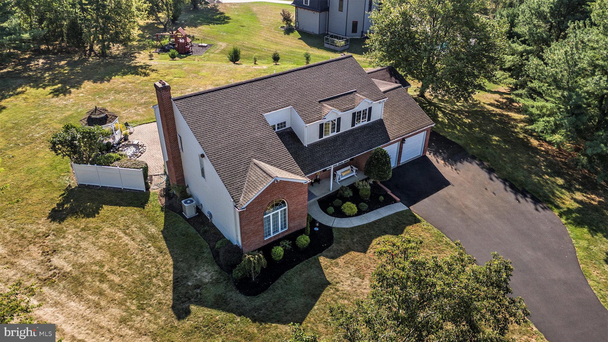 2817 DELTA LANE