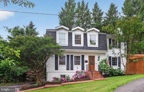Photo of 4020 Roberts Road, FAIRFAX, VA 22032 (MLS # VAFC2008680)