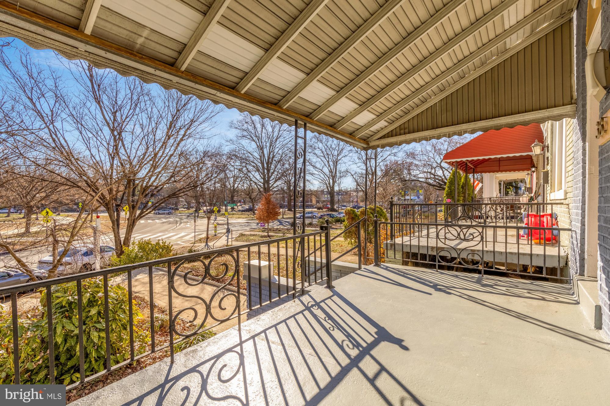 38 SHERMAN CIRCLE NW