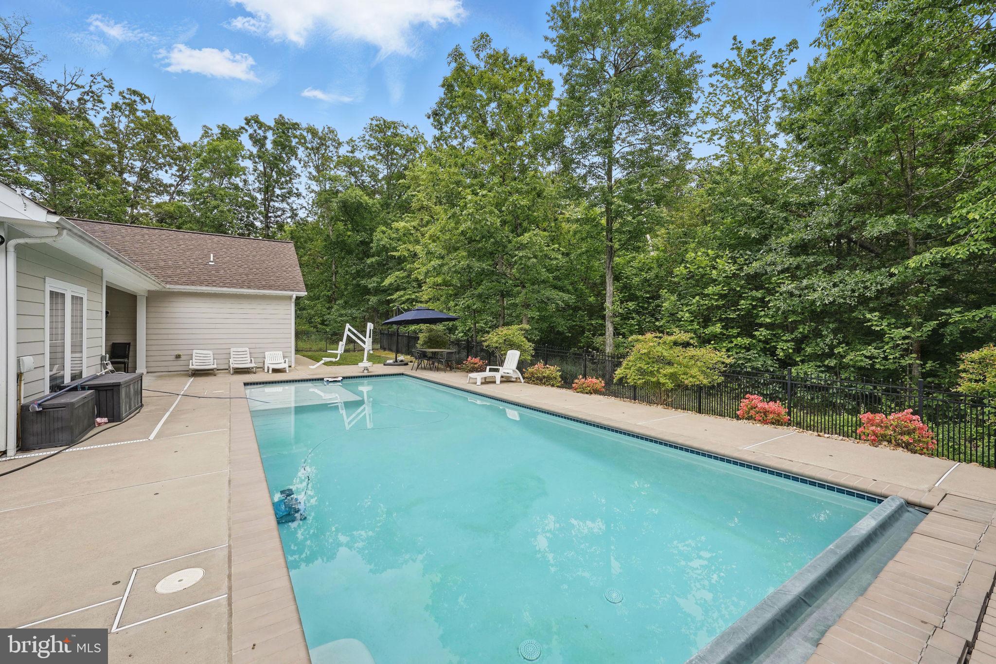 16009 ROLAND PARK PLACE