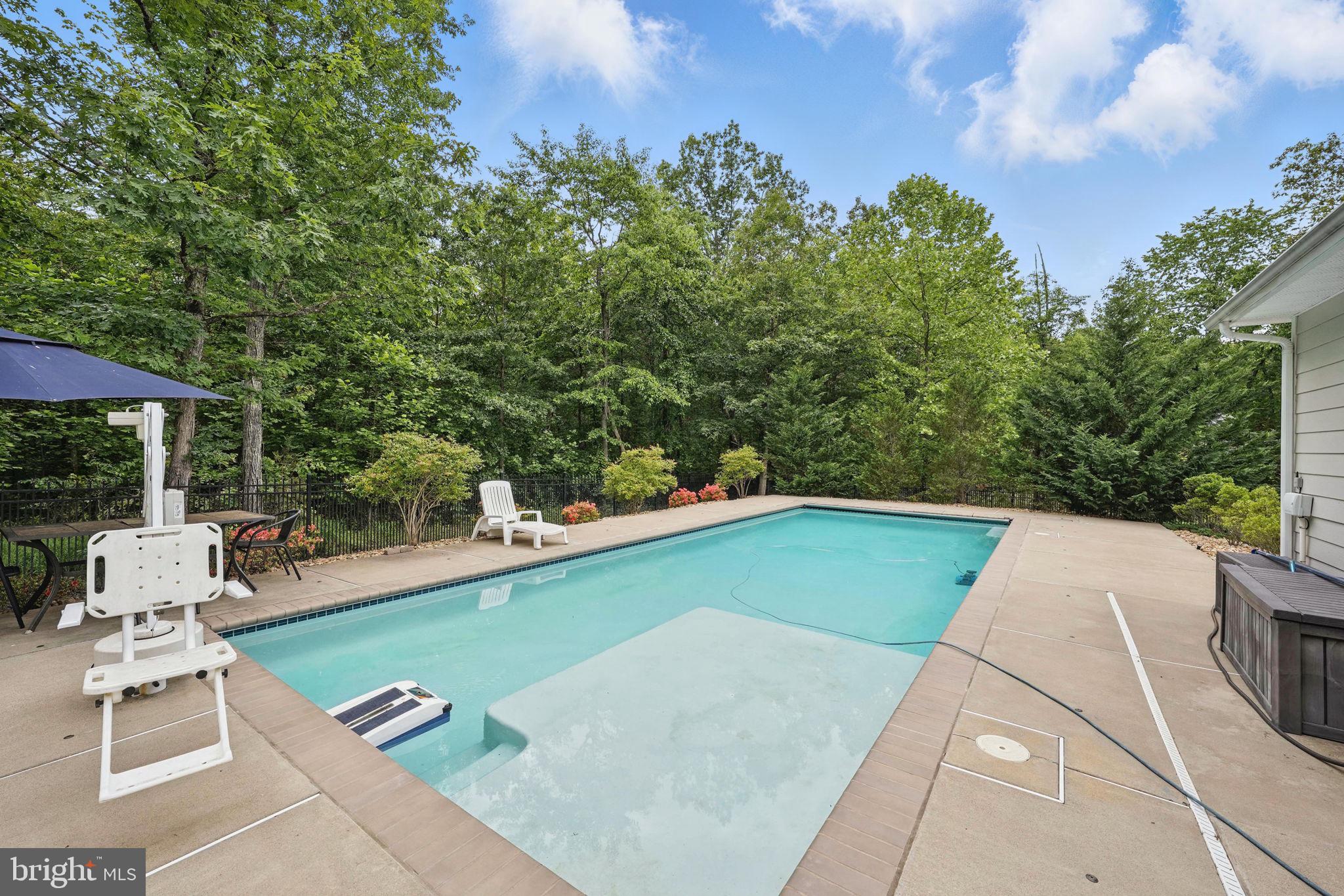16009 ROLAND PARK PLACE
