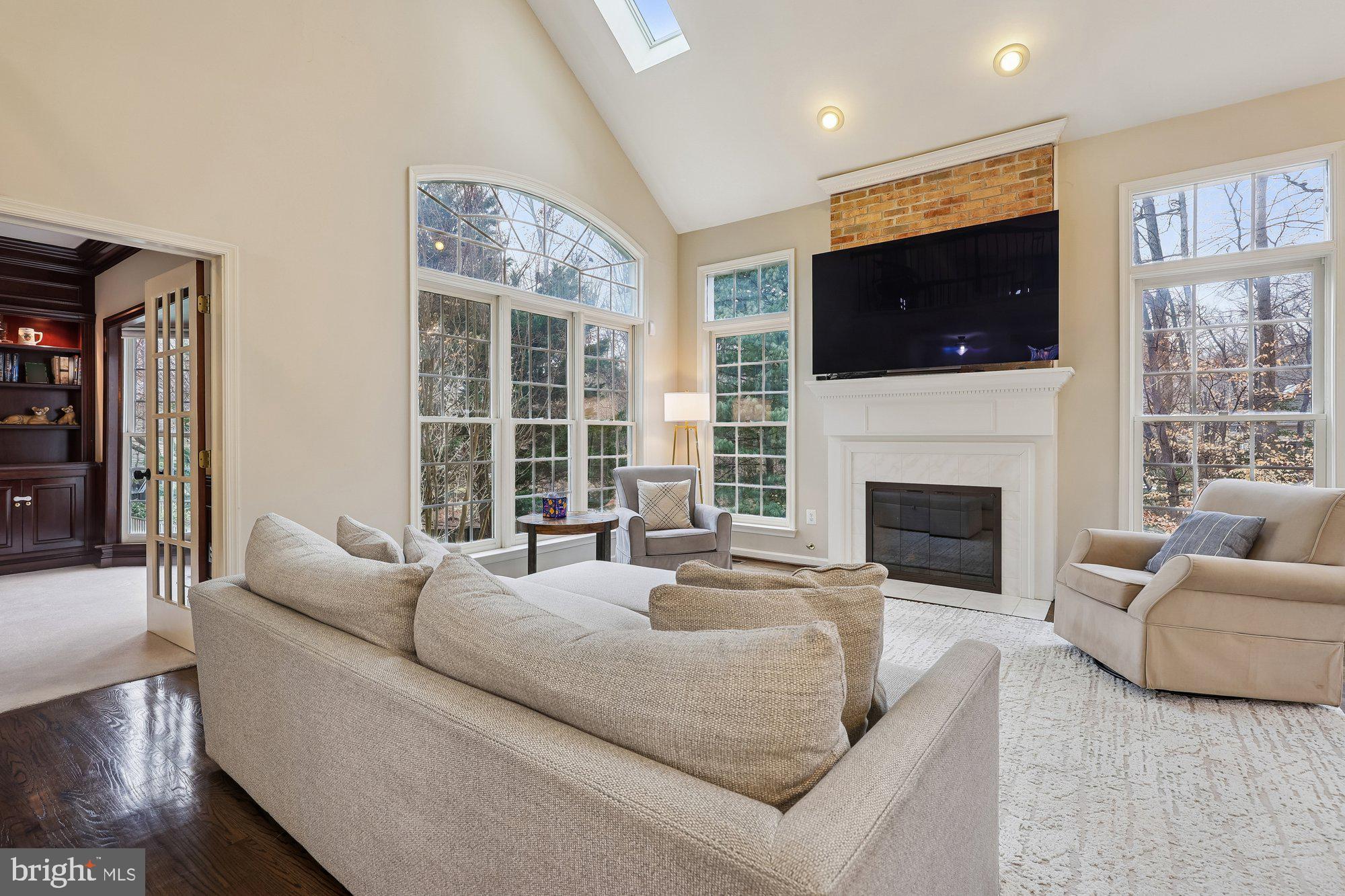 CROSSPOINTE - Residential