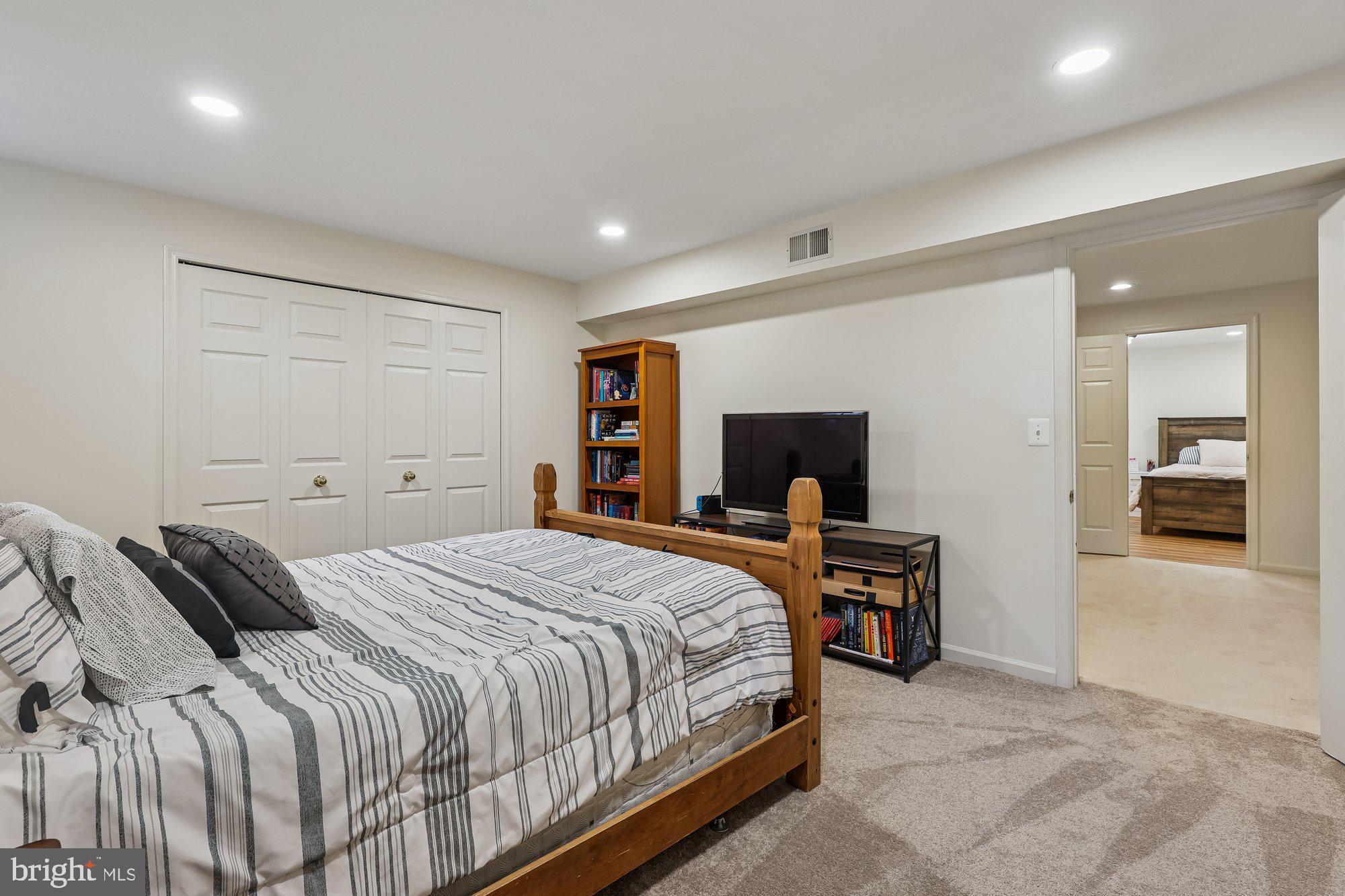 CROSSPOINTE - Residential