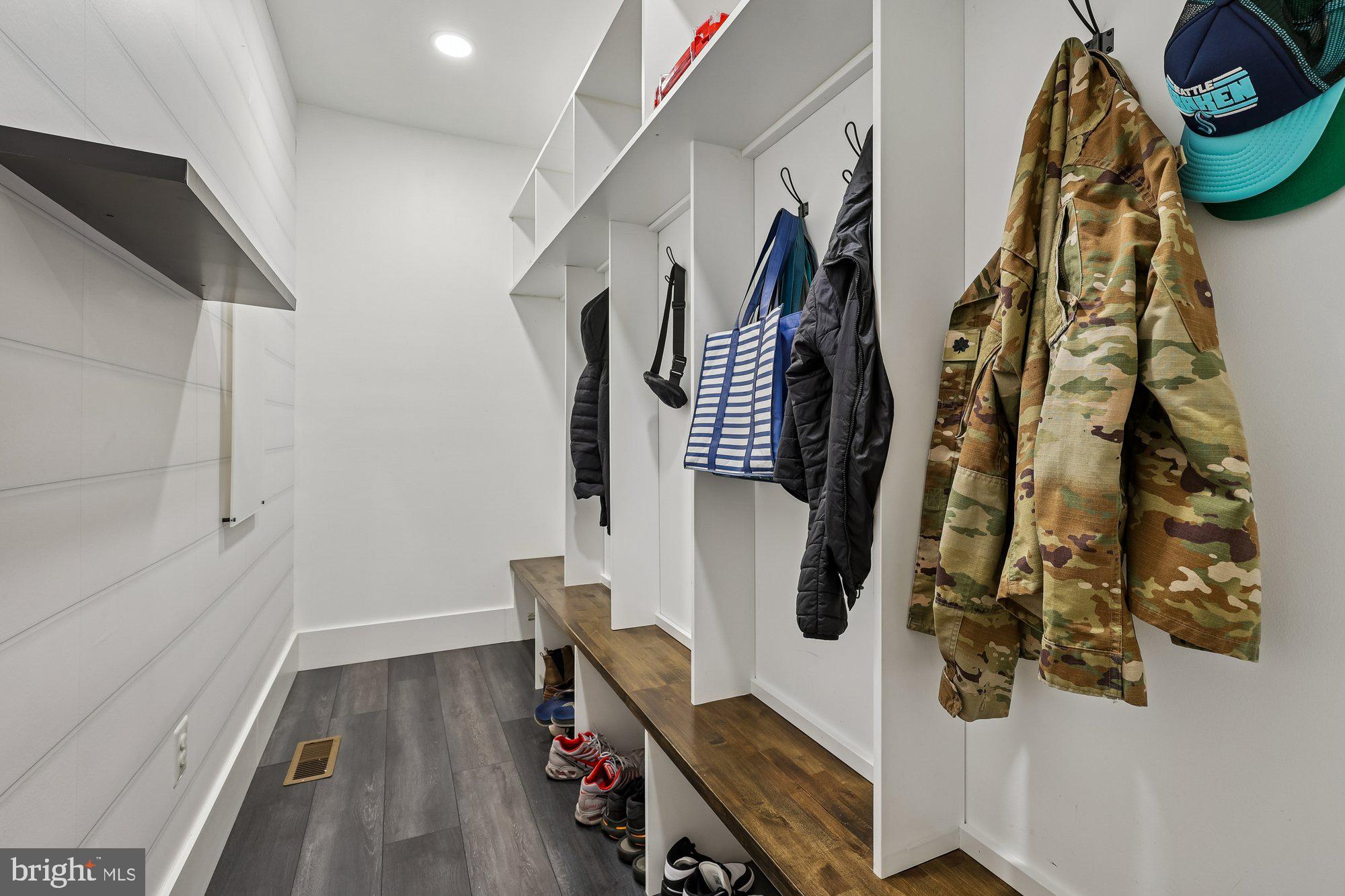 CROSSPOINTE - Residential